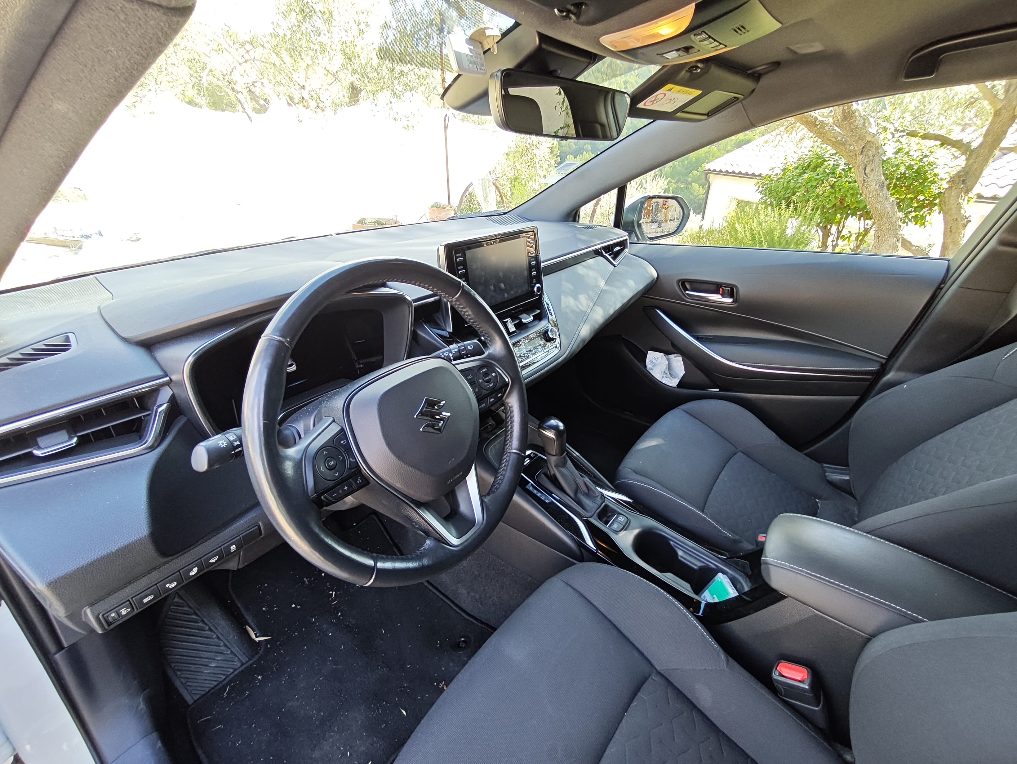 Suzuki Swace avec Audio Bluetooth