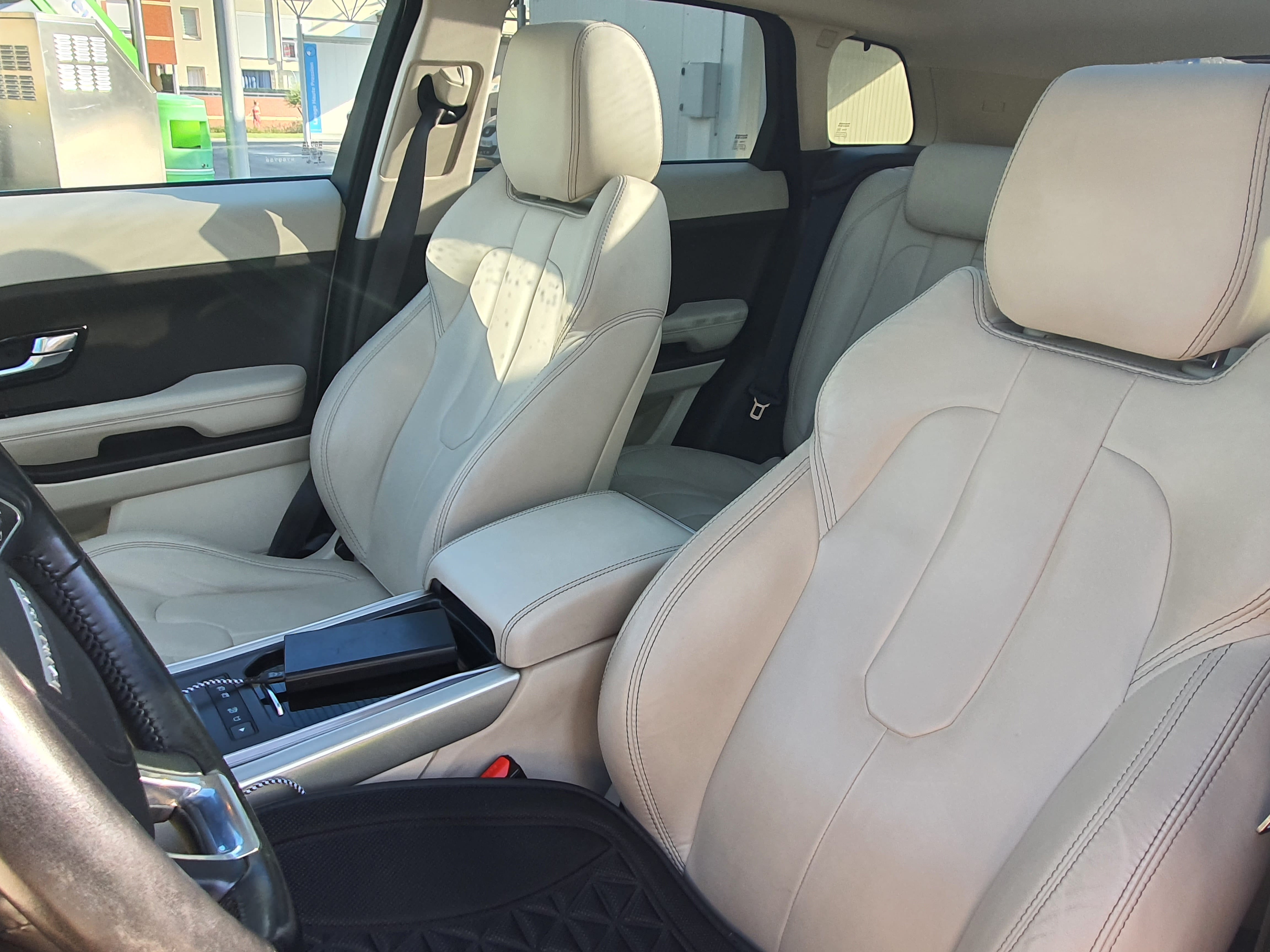 Land-Rover Range Rover Evoque