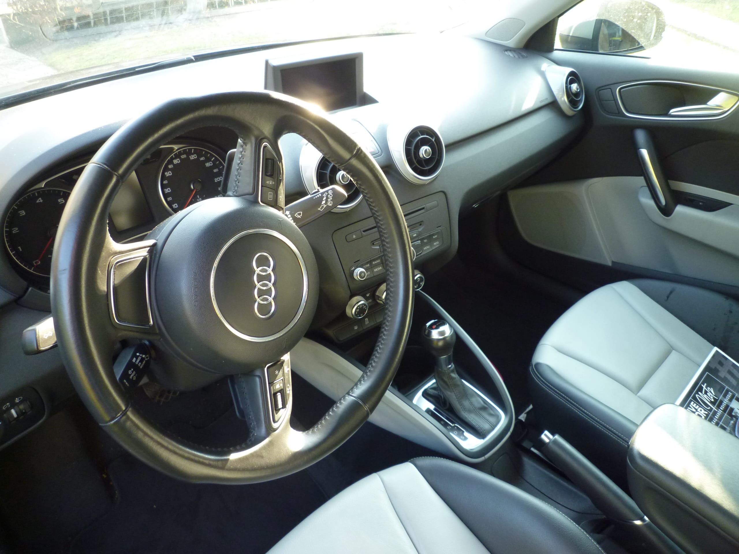 Audi A1 1,4 TFSI 122ch Stronic avec Régulateur de vitesse