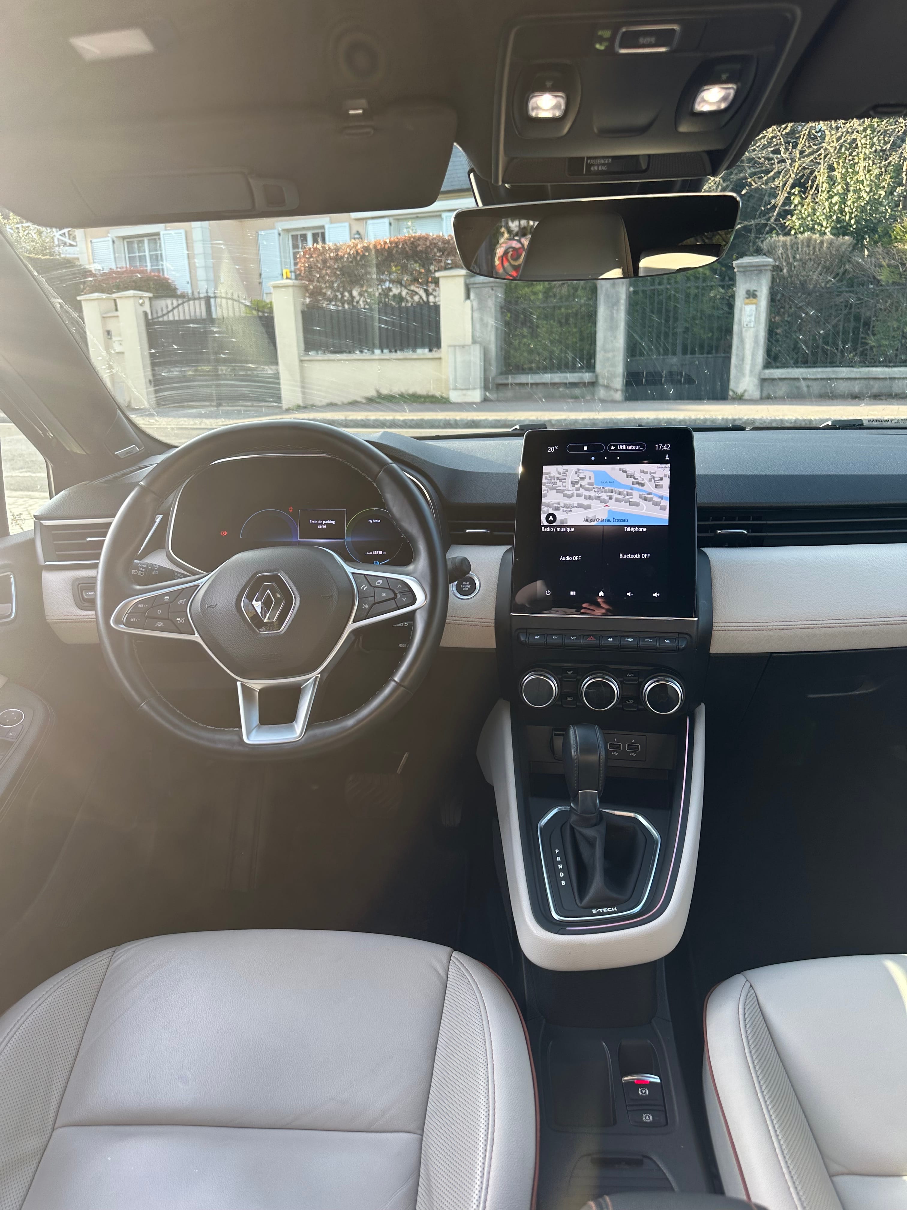 Renault Clio E-tech avec GPS