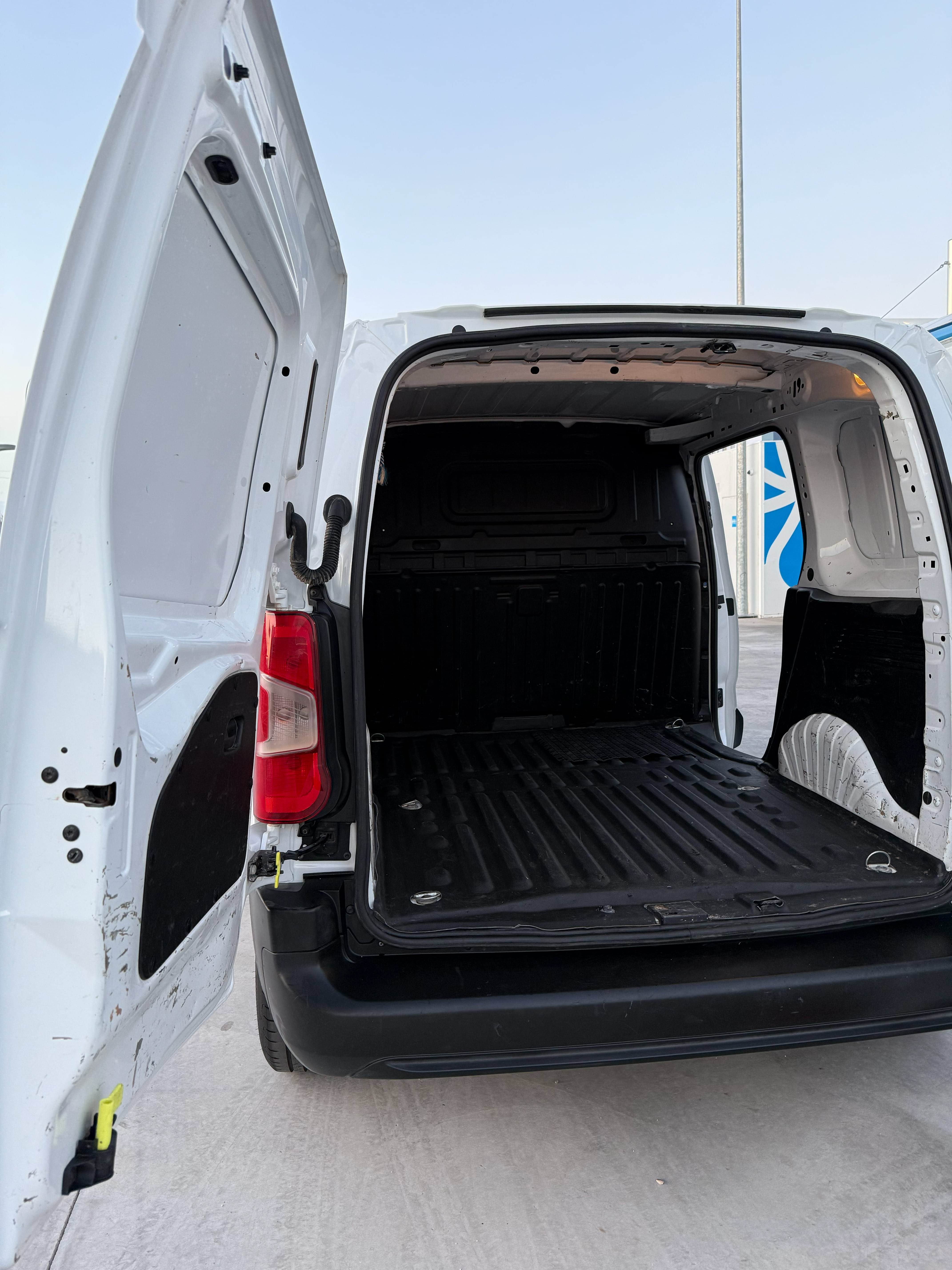 Peugeot Partner con Radio 