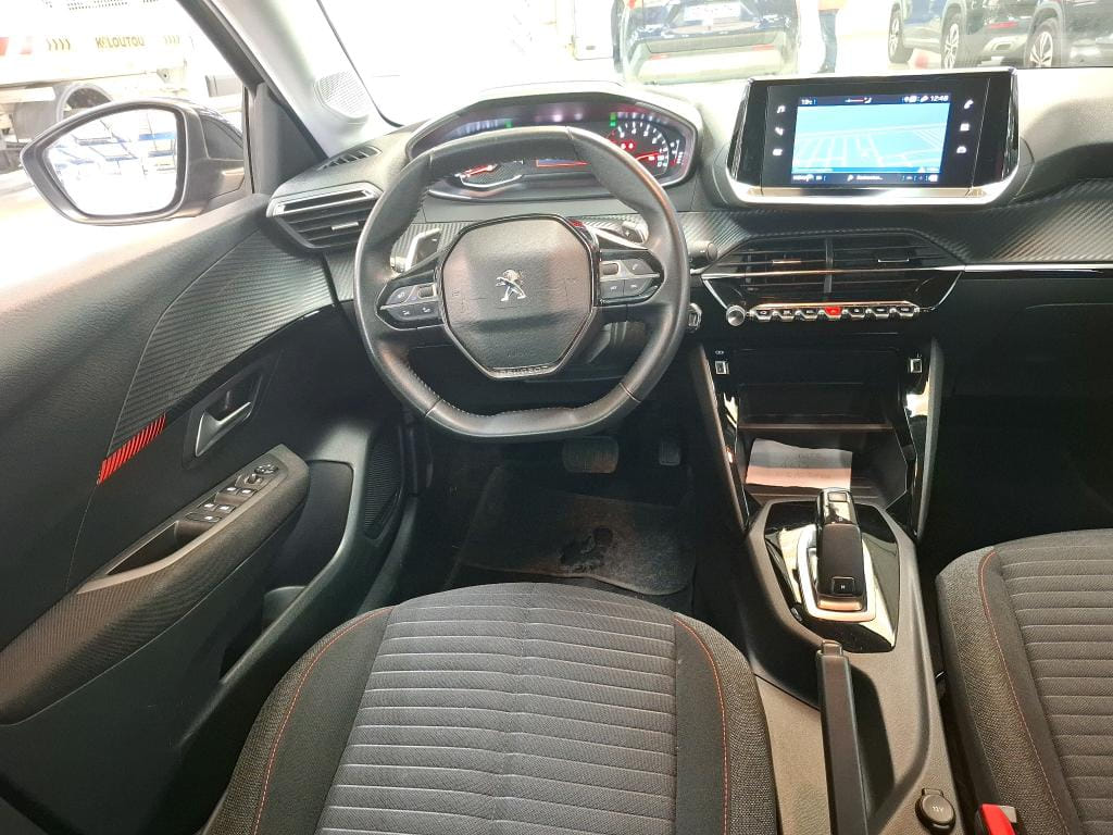 Peugeot 208 with GPS