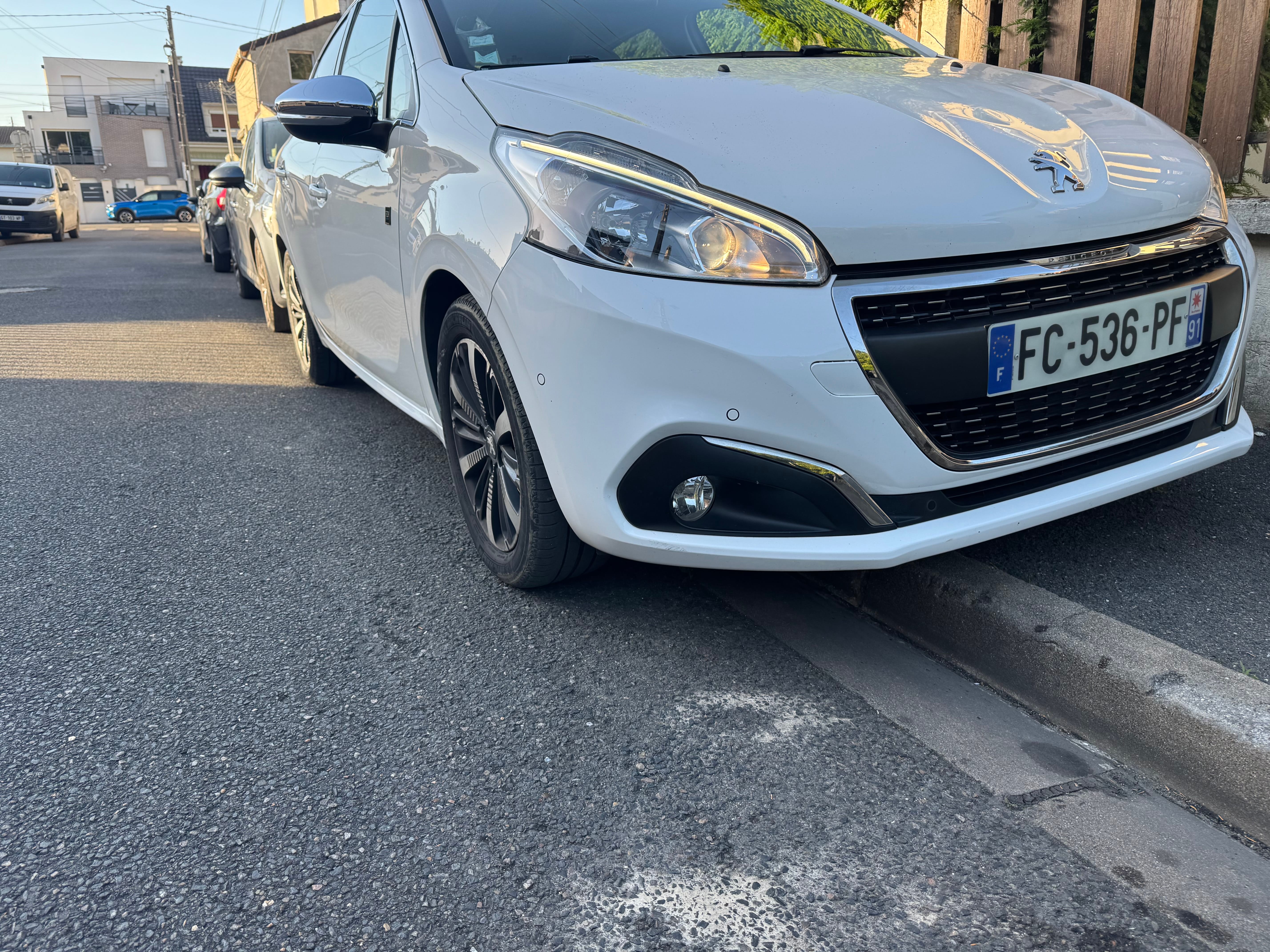 Peugeot 208, 2018, Essence 95