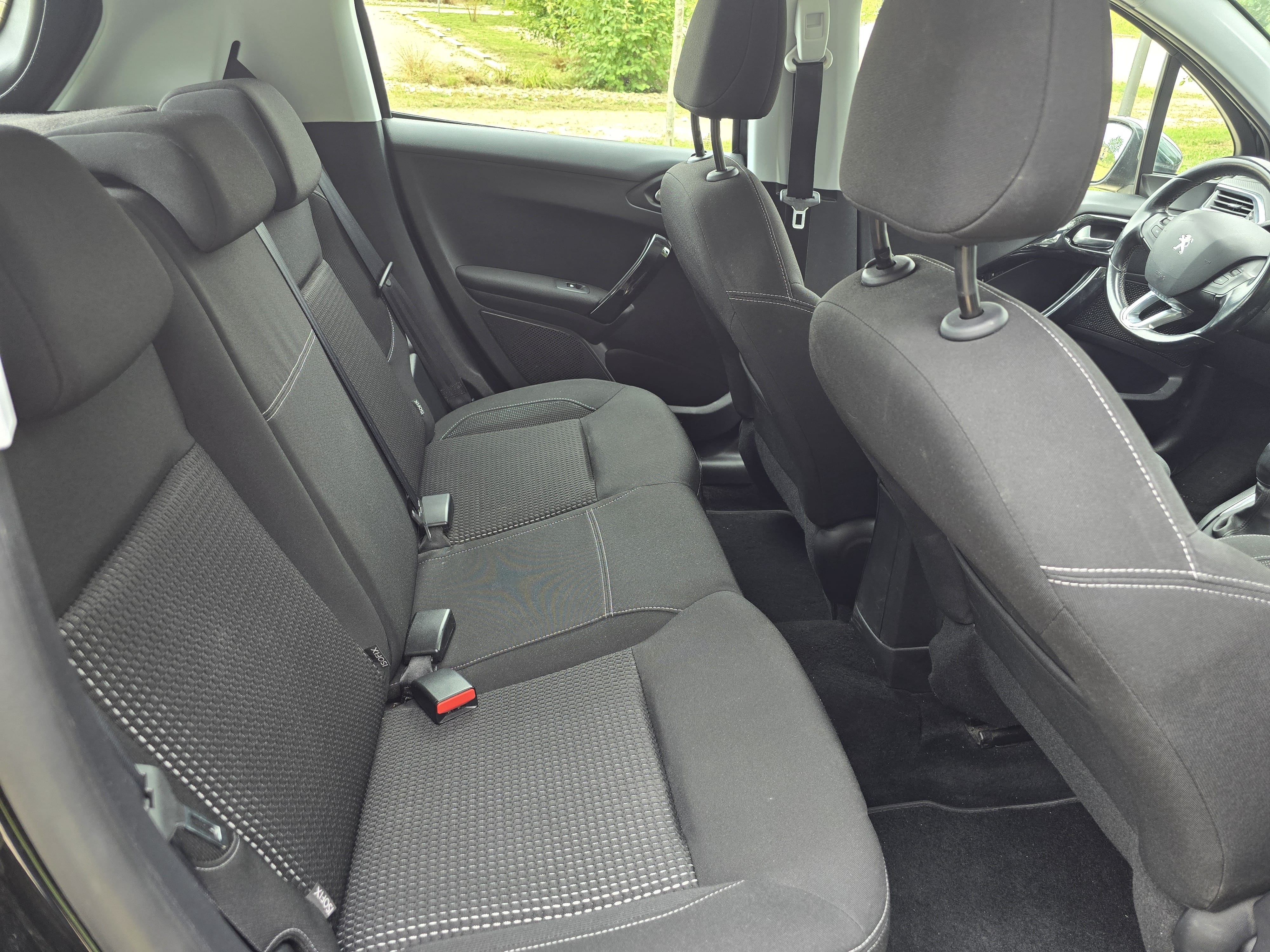 Peugeot 208 avec Apple CarPlay