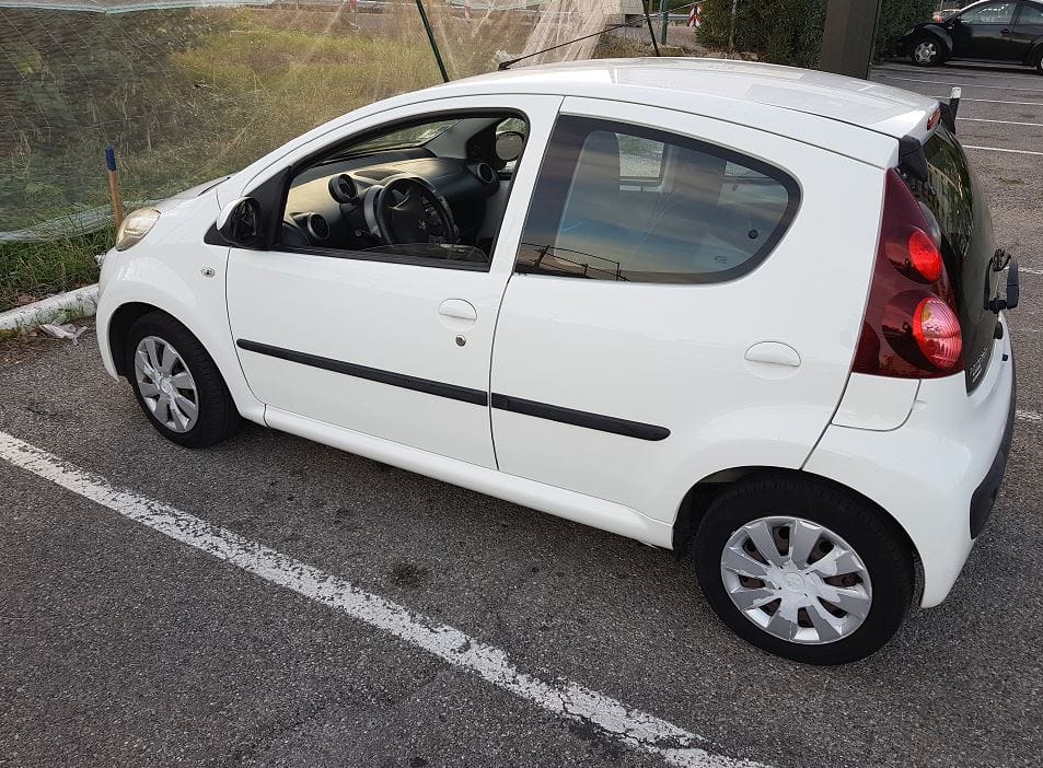 Peugeot 107 avec Siège bébé