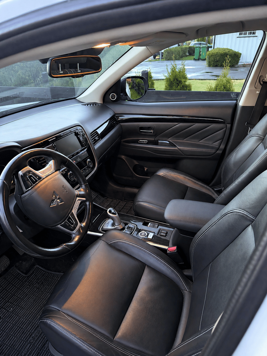 Mitsubishi Outlander PHEV MOTION with GPS