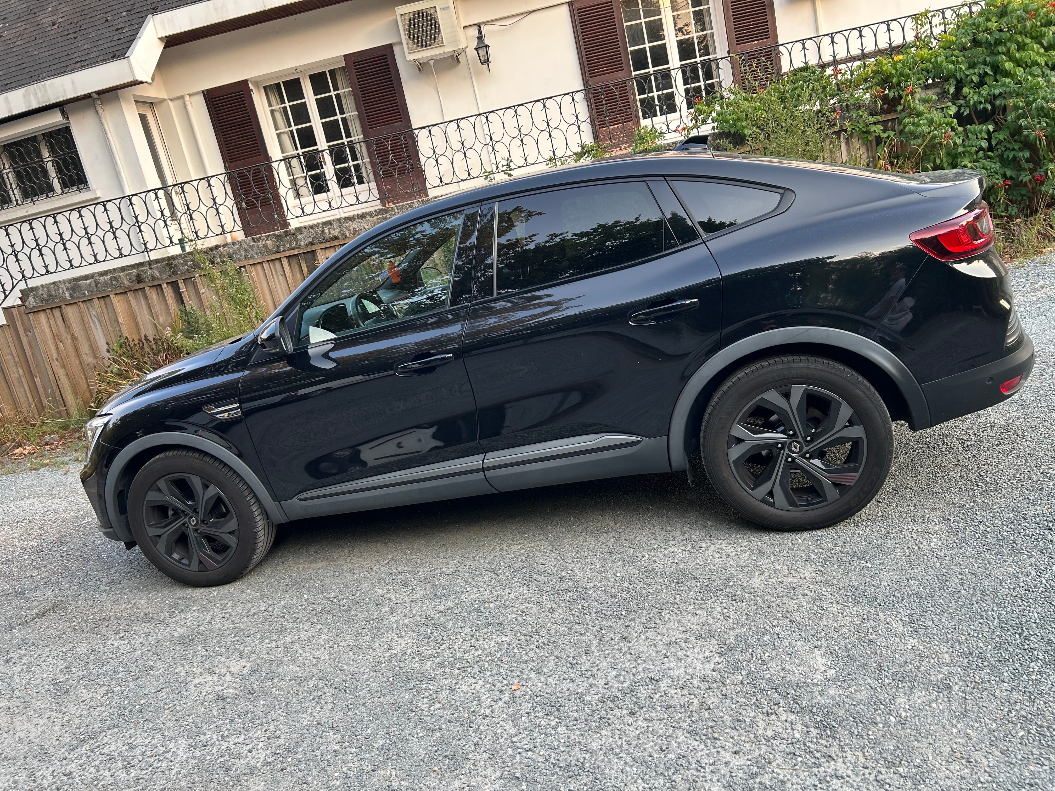 Renault Arkana RS Line, 2022, Essence 95 / Électrique (hybride), automatique
