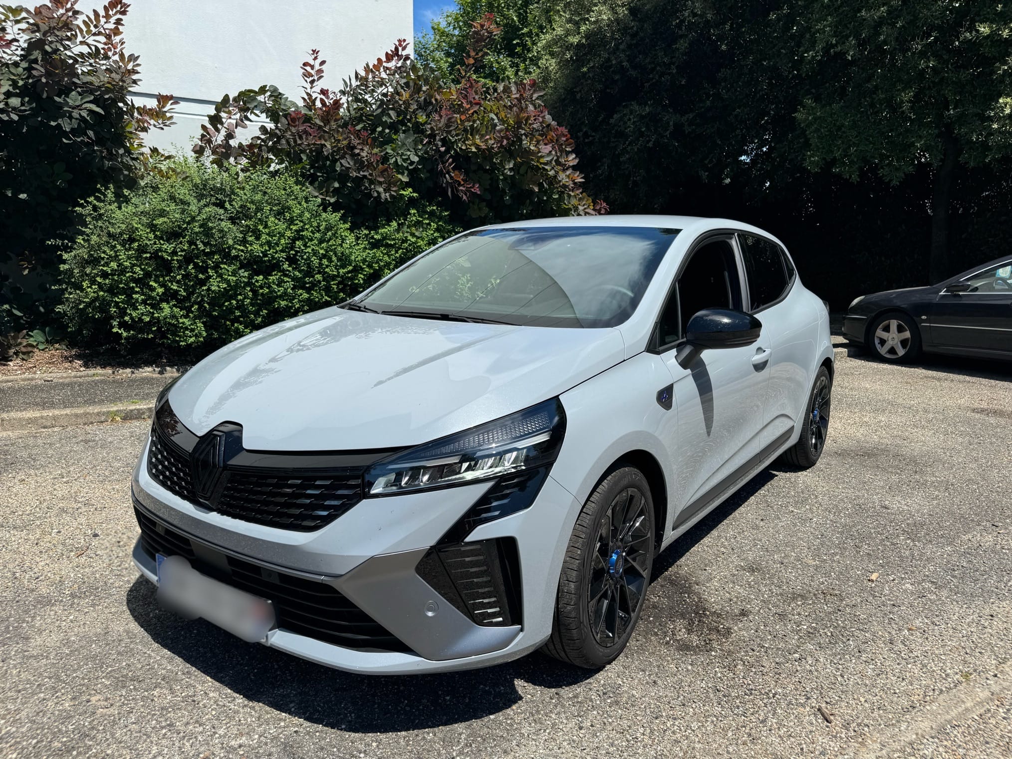 Renault Clio, 2024, Essence 95 / Électrique (hybride), automatique