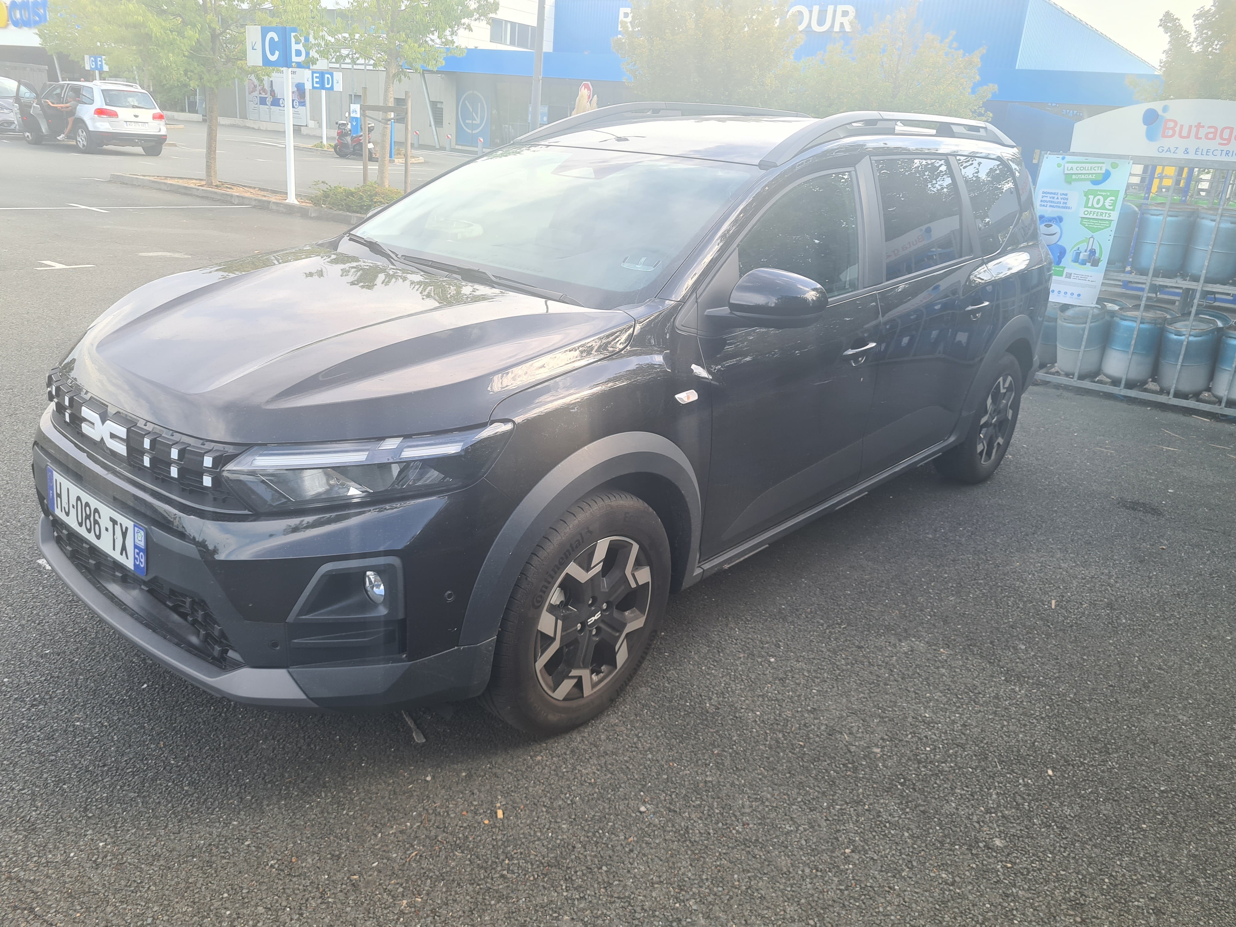 Dacia Jogger, 2026, Essence 98 / Électrique (hybride), automatique, 7 places