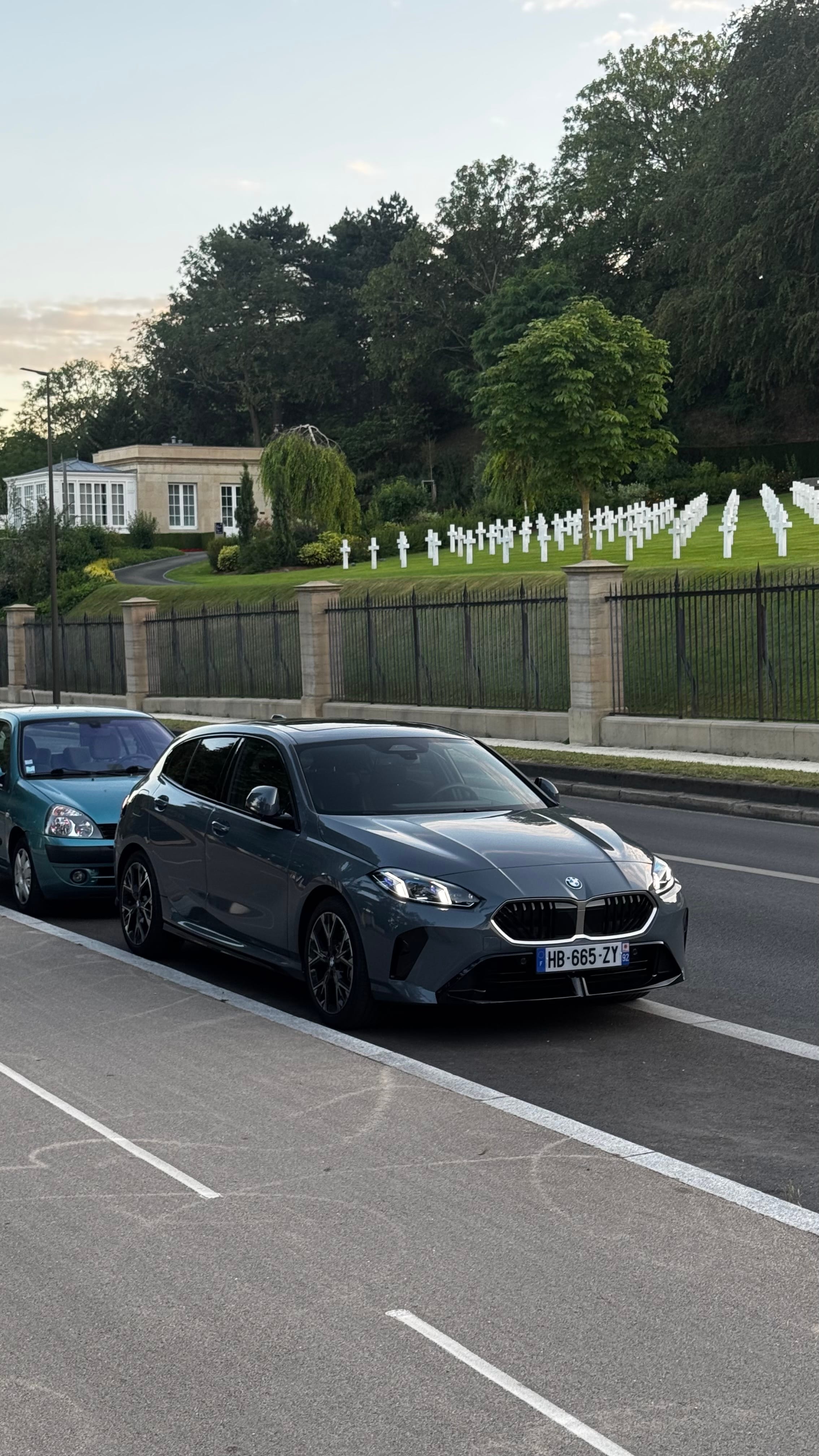BMW Série 1, 2025, Essence 95 / Électrique (hybride), automatique