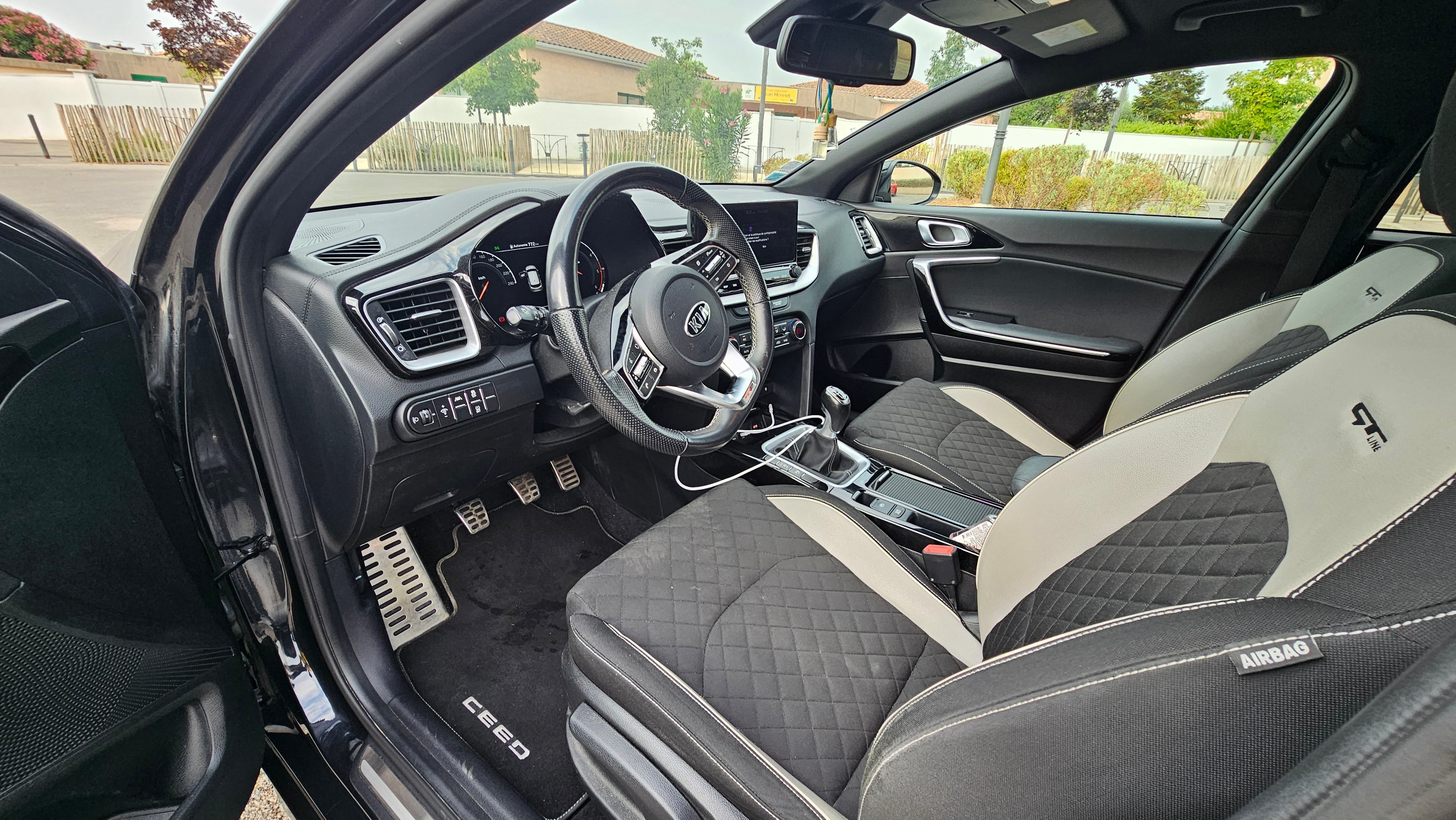 Kia Pro Cee'd avec GPS