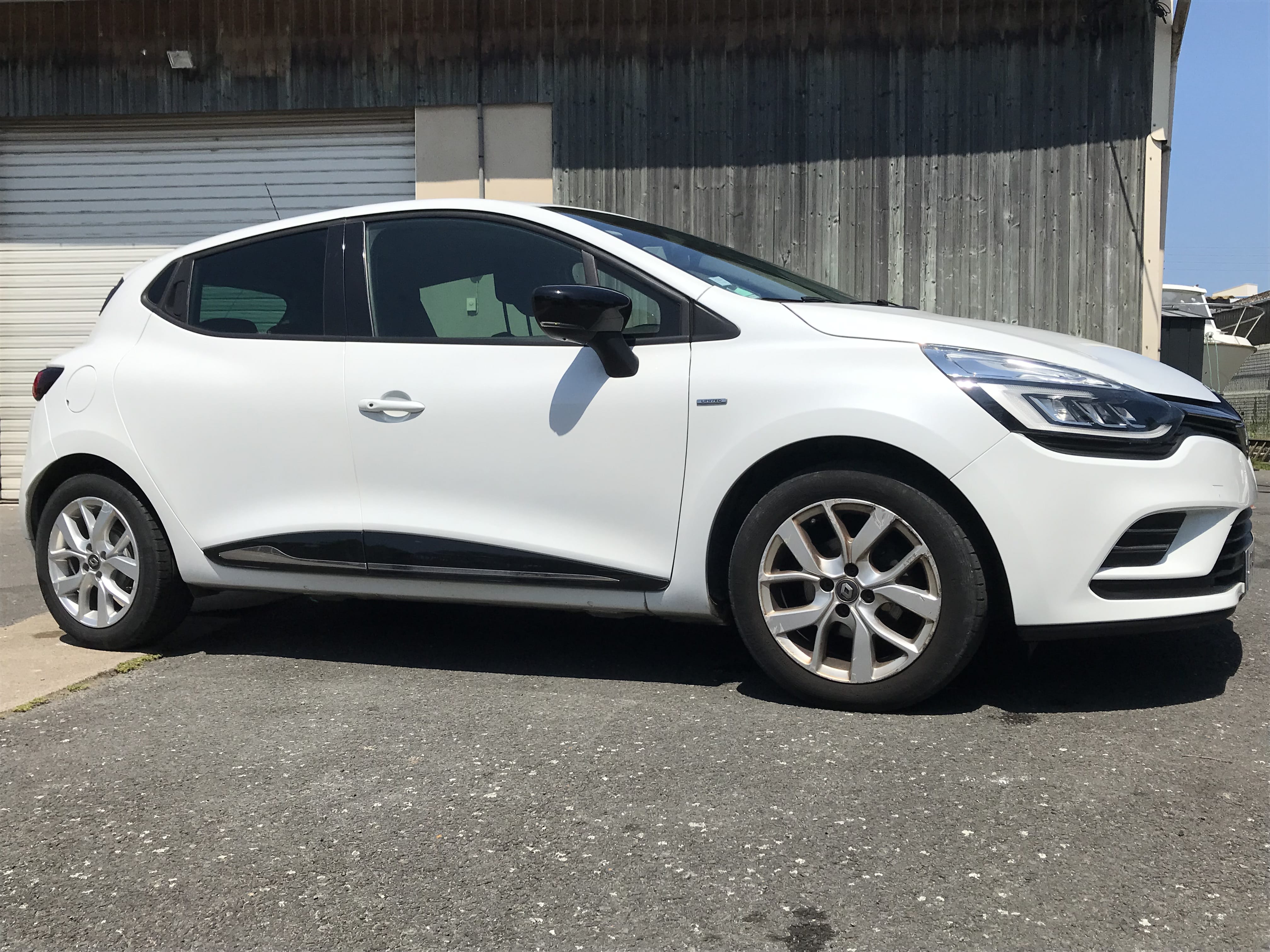 Renault Clio Édition deluxe avec Climatisation