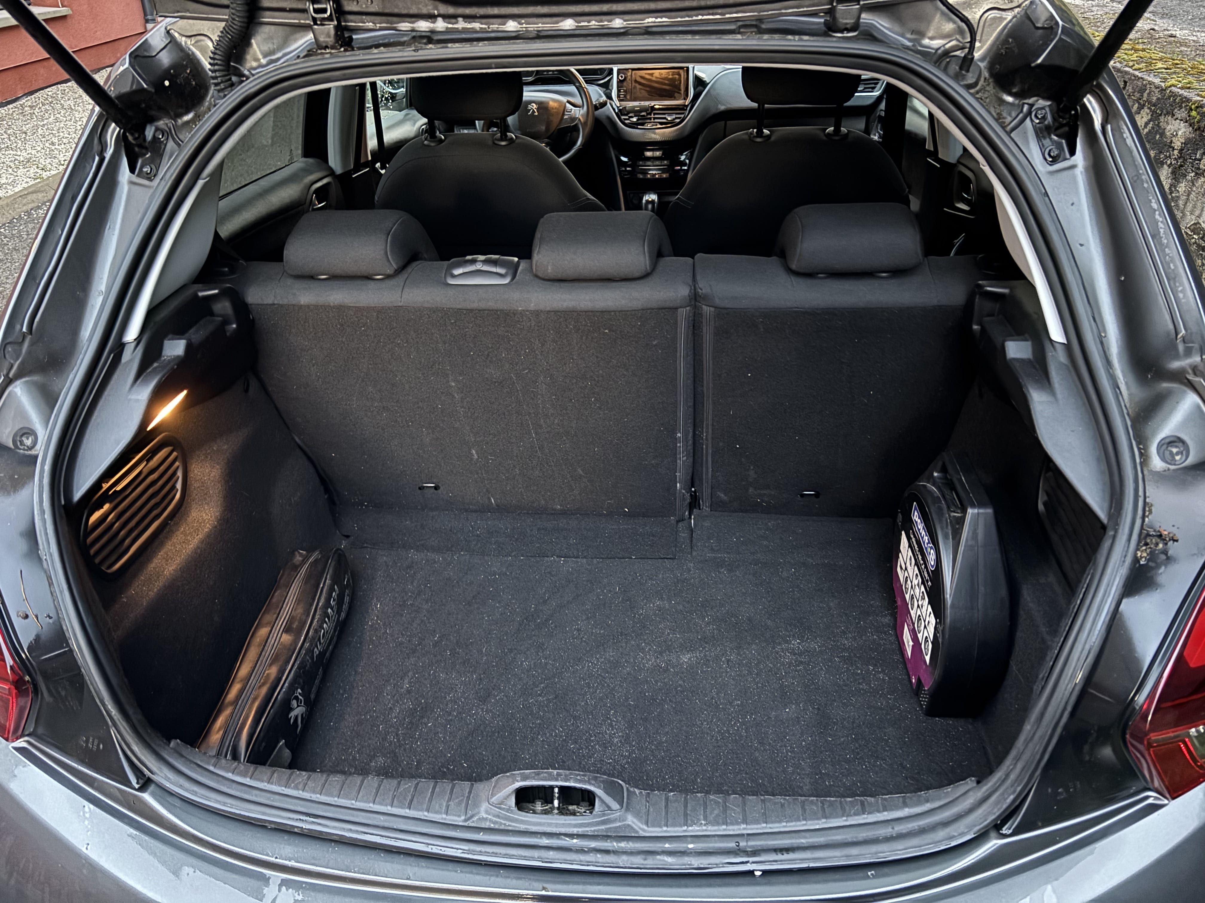 Peugeot 208 avec GPS