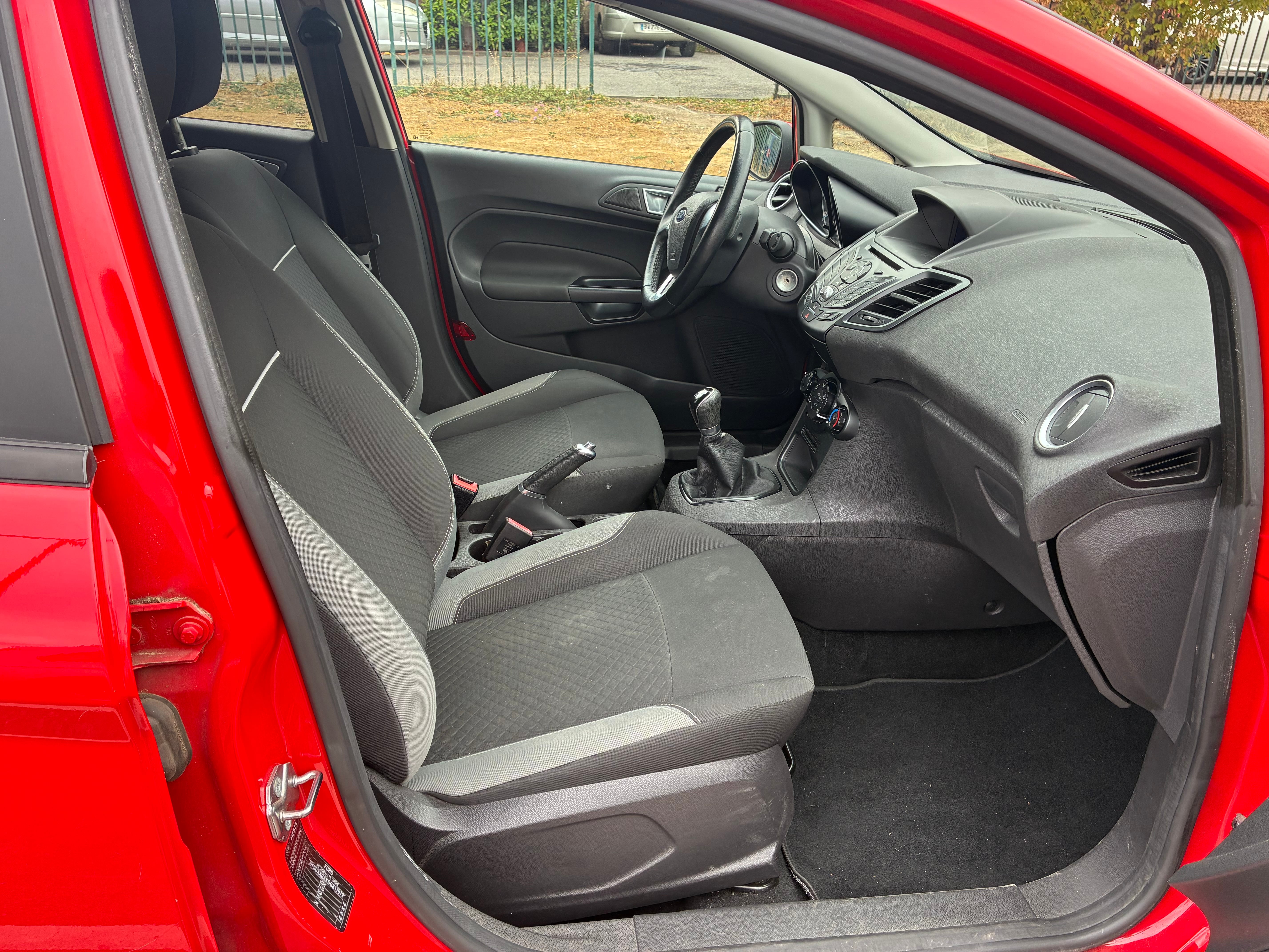 Ford Fiesta con Radio 