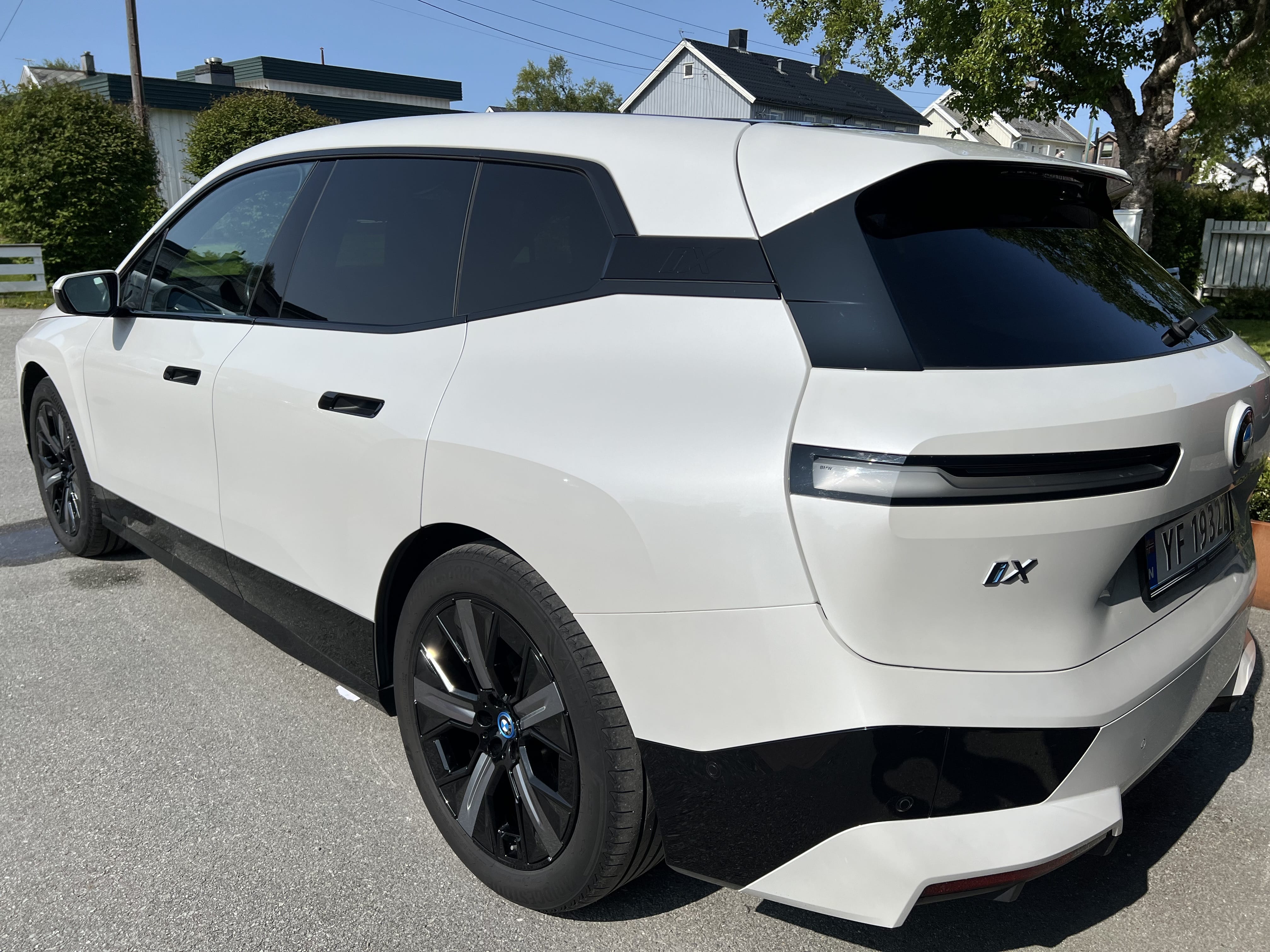 BMW iX xDrive40 med GPS
