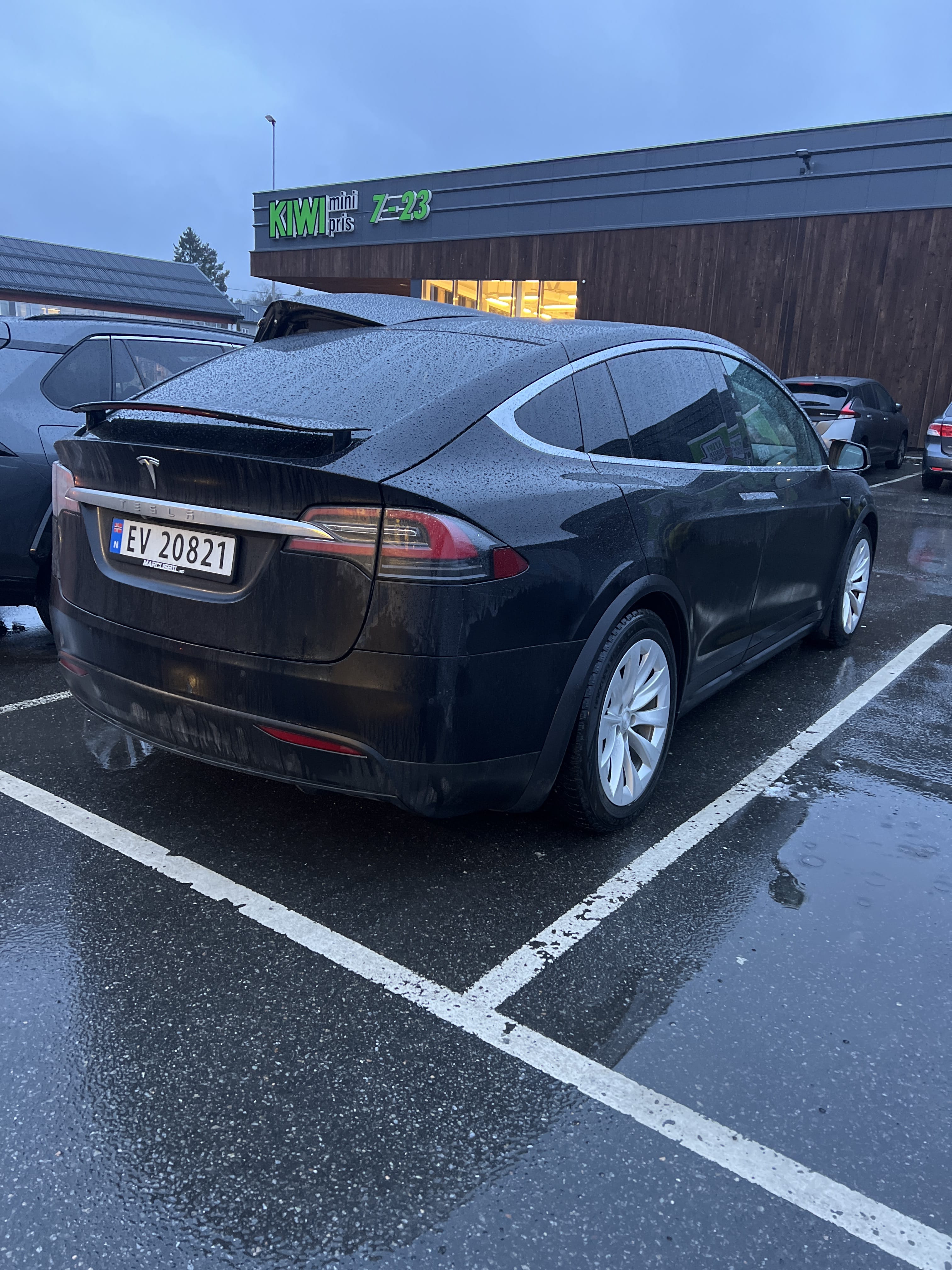 Tesla Model X med GPS