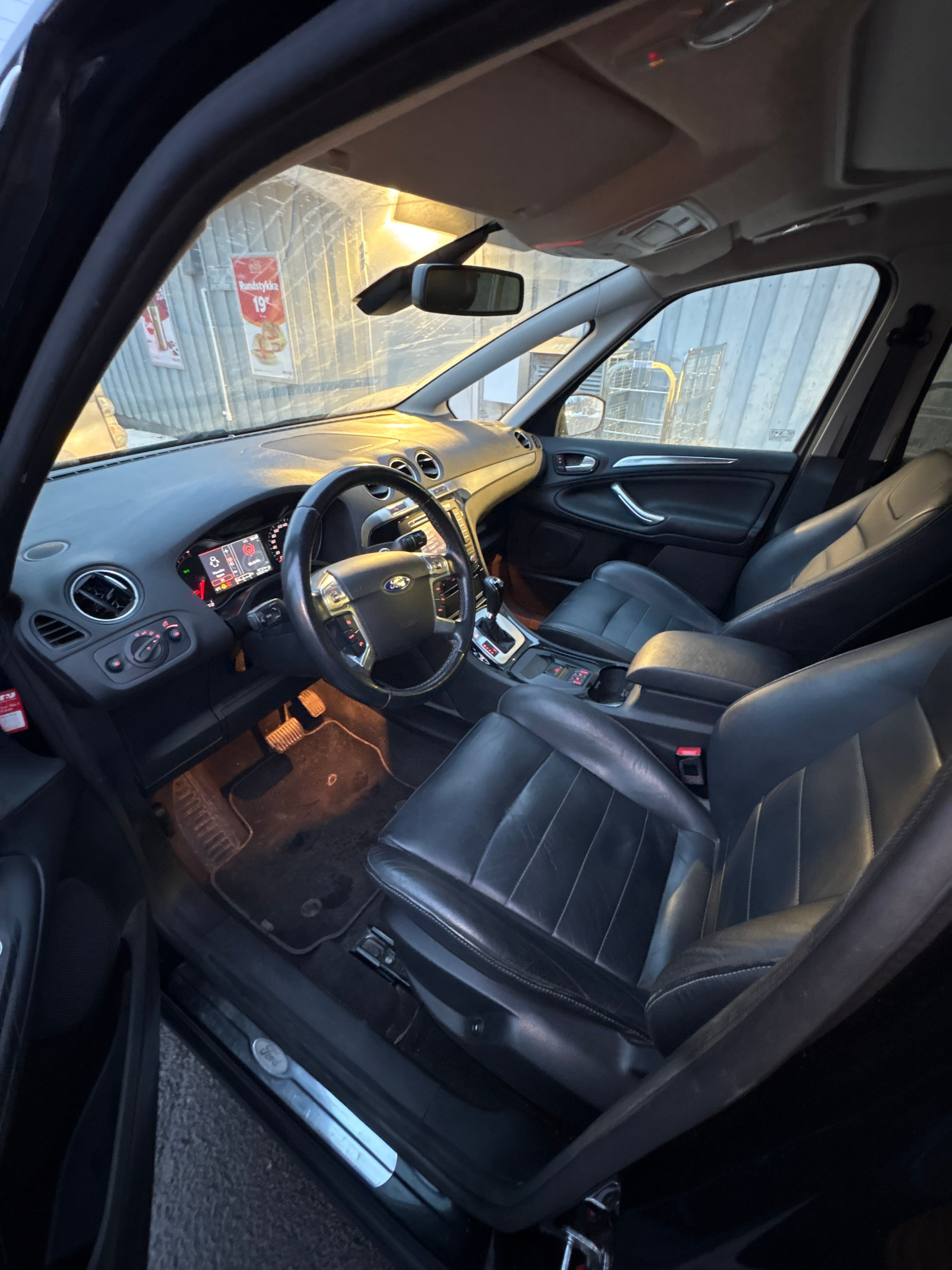 Ford S-Max med Babysete
