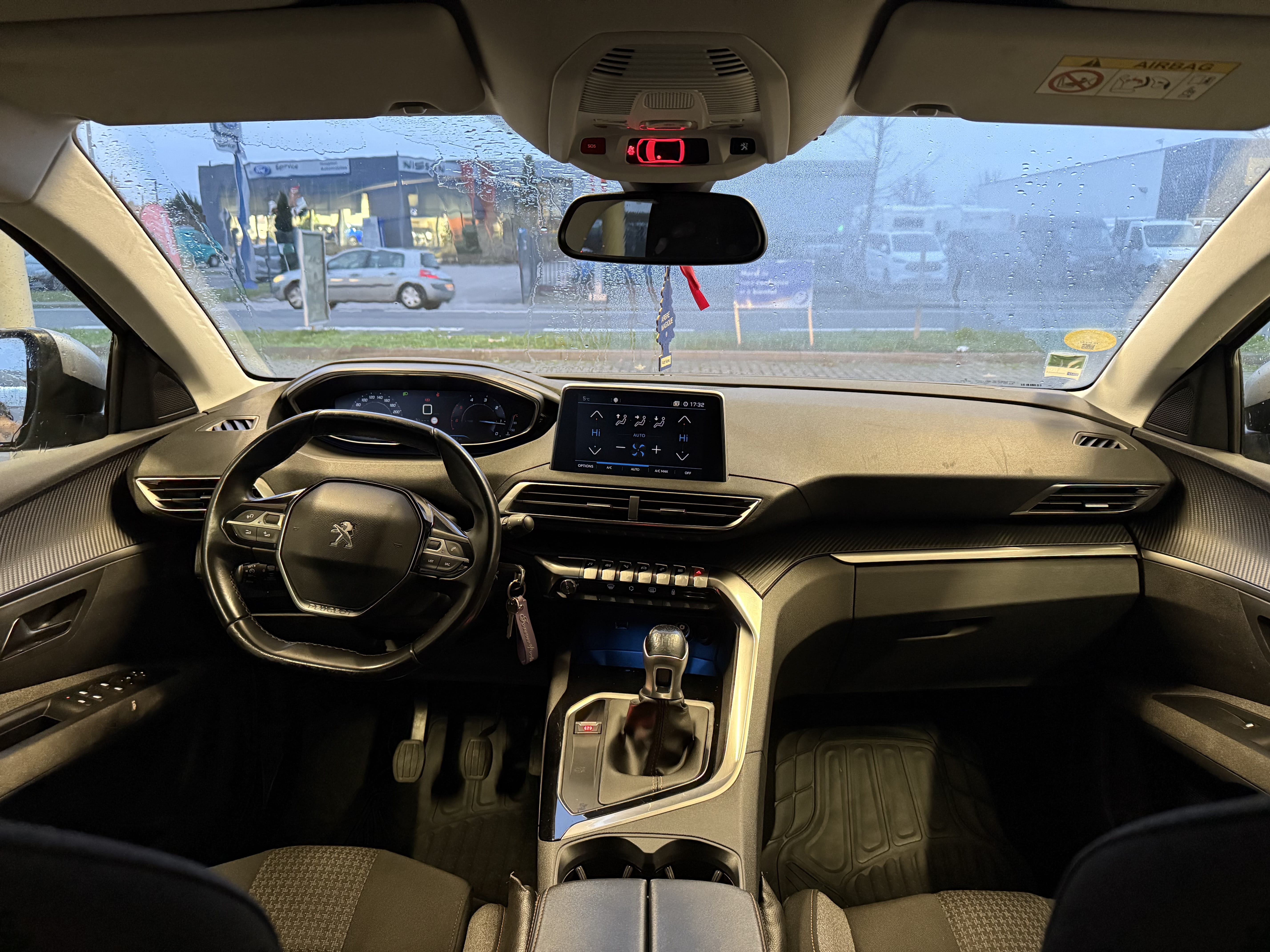 Peugeot 5008 avec Audio Bluetooth