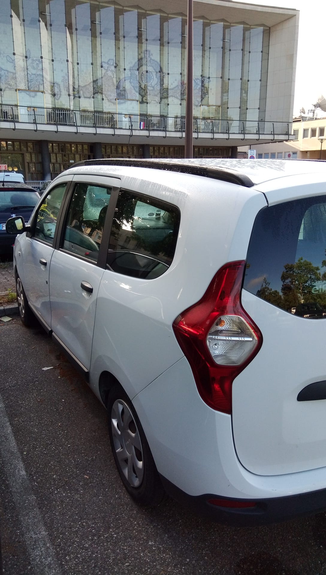 Dacia Lodgy, 2014, Essence 95, 7 places