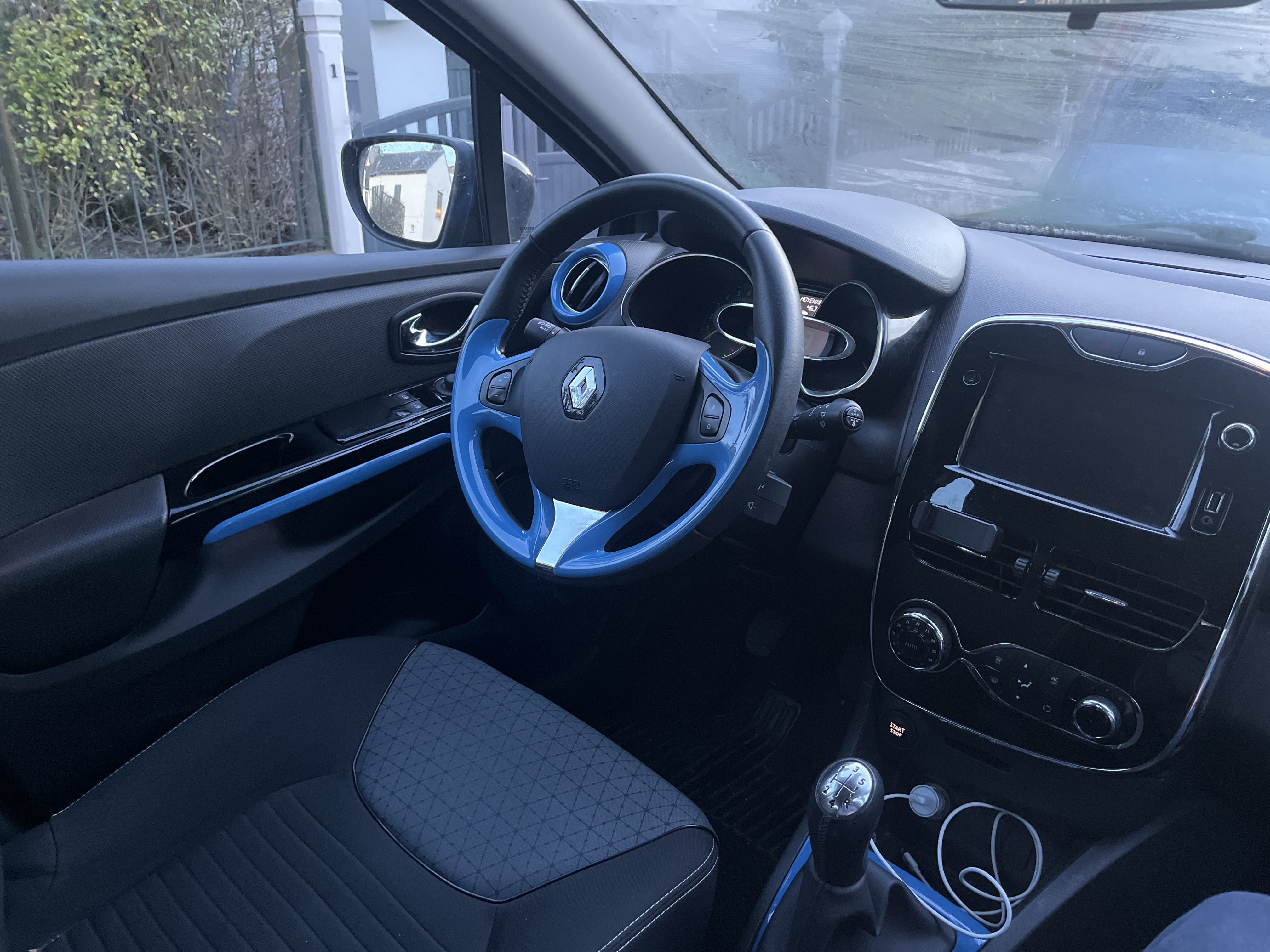 Renault Clio avec Siège bébé