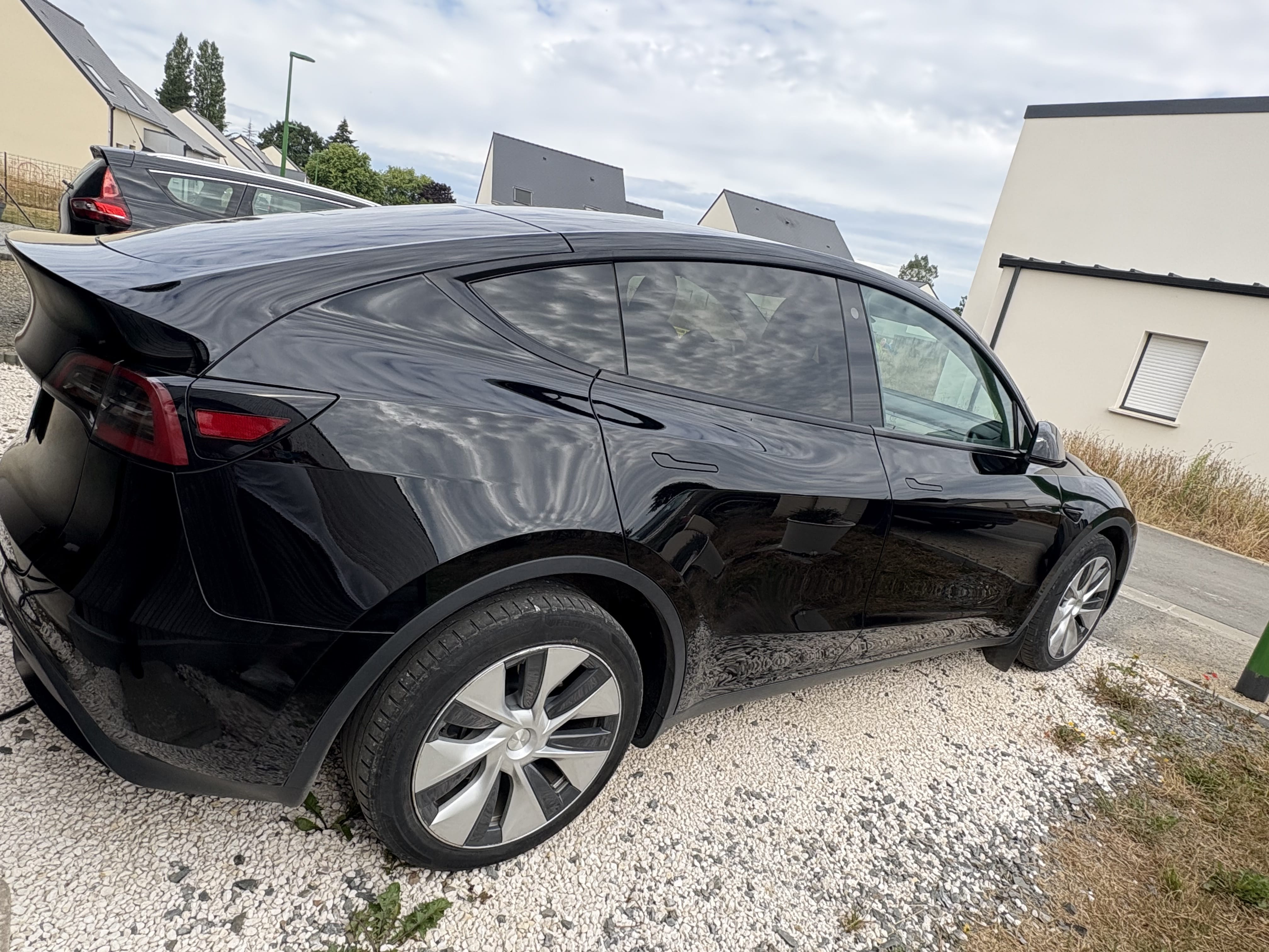 Tesla Model Y Standard Range avec Régulateur de vitesse