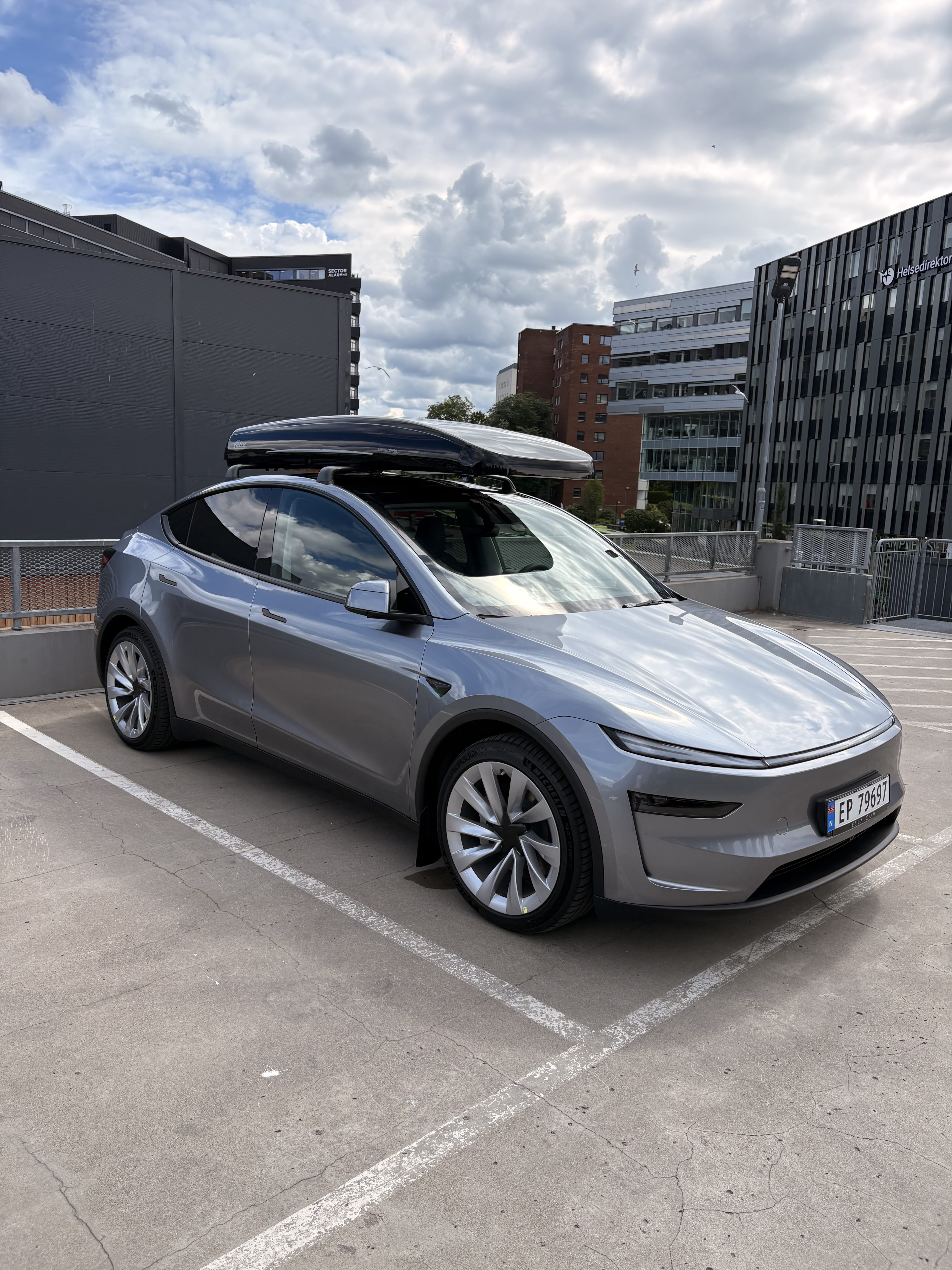 Tesla Model Y Long Range AWD, 2025, Elektrisk, automatisk