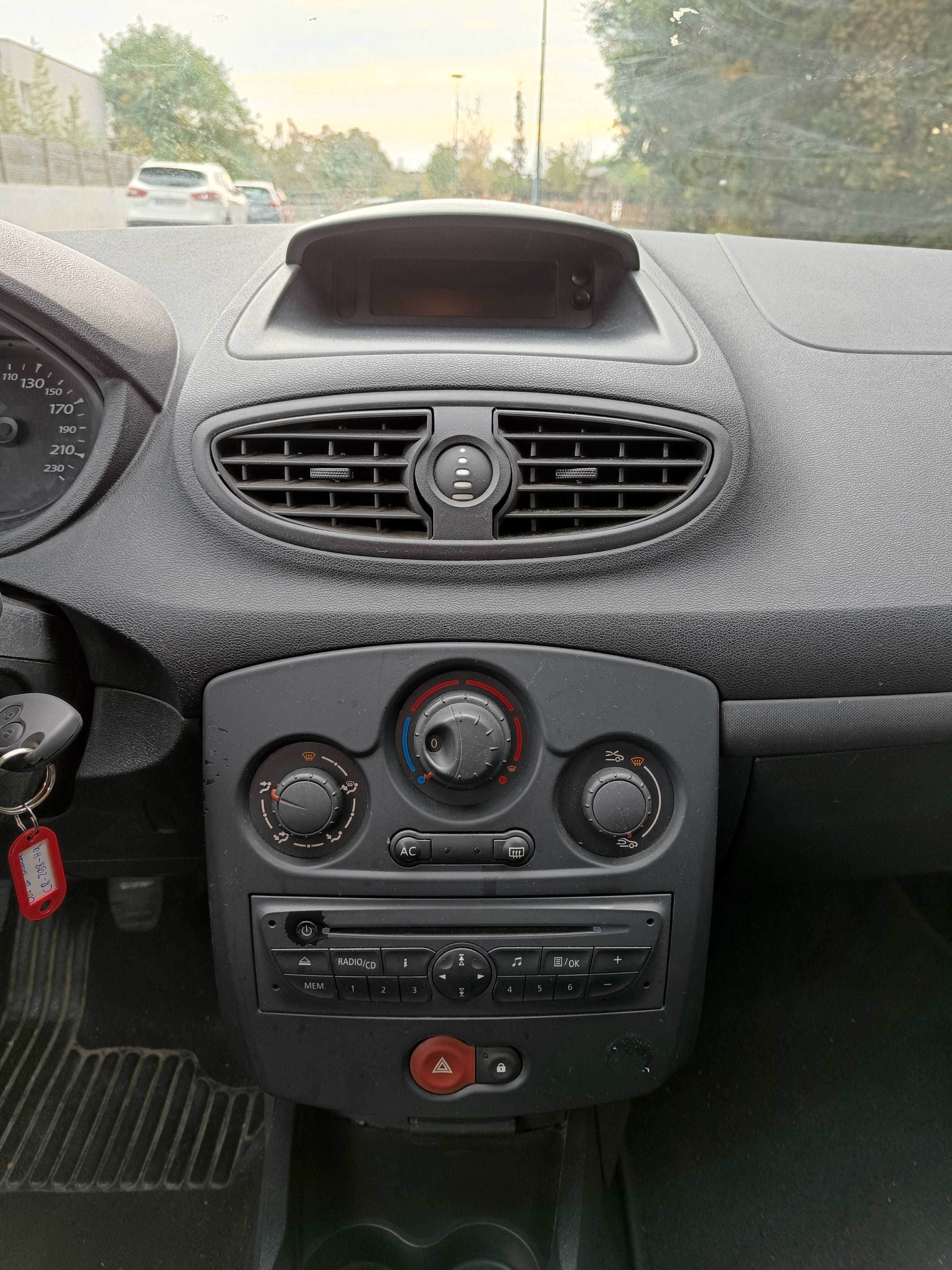 Renault Clio avec Entrée audio / iPod