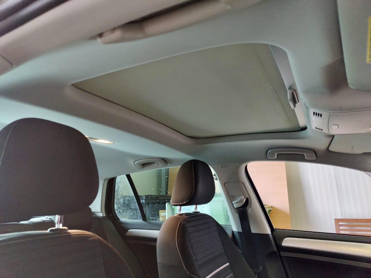 Volkswagen Golf  Louez la Golf Diesel DSG CUP – Sportivité, Confort et Économie en Boîte Automatique !