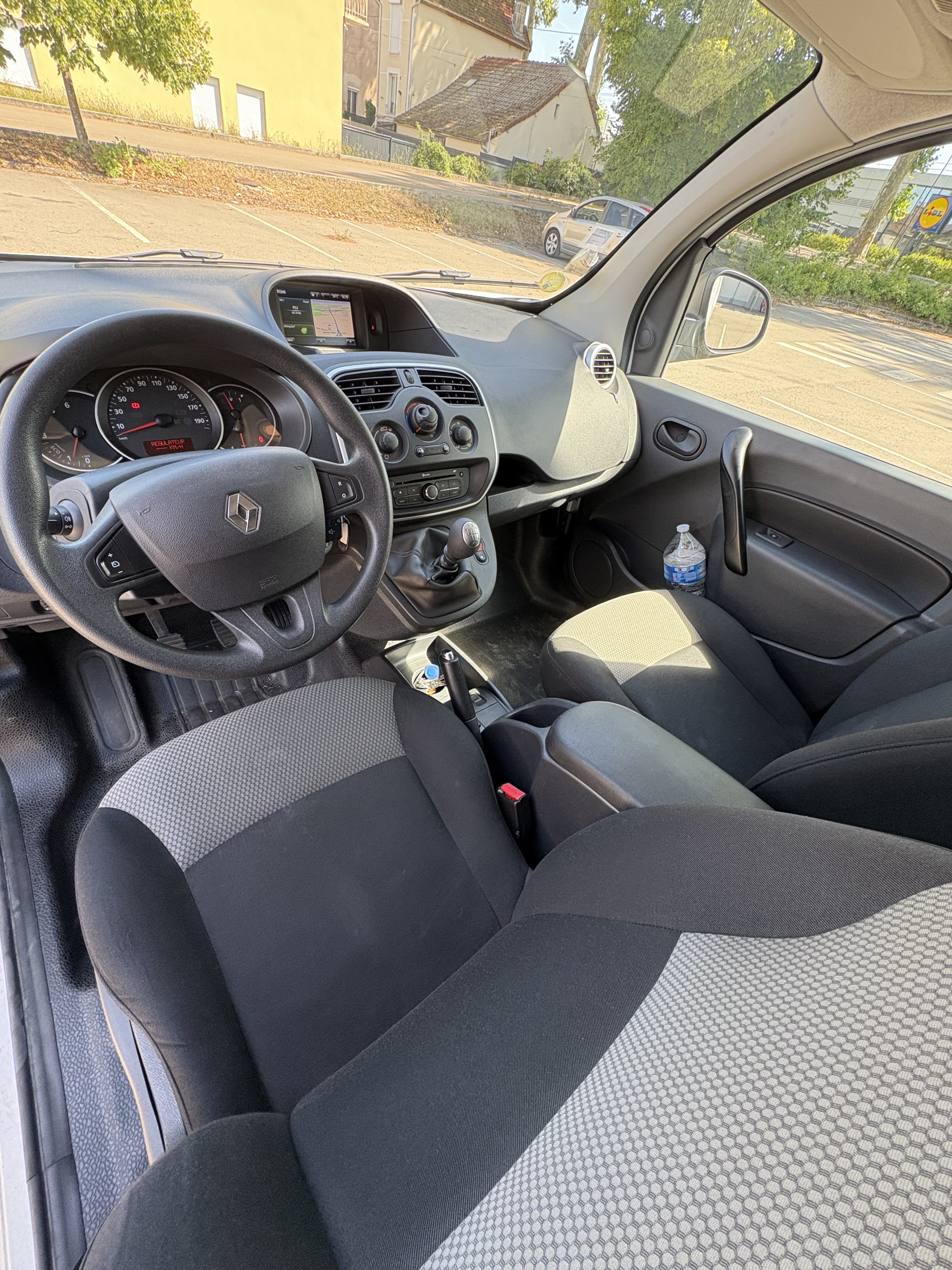 Renault Kangoo Express avec Entrée audio / iPod