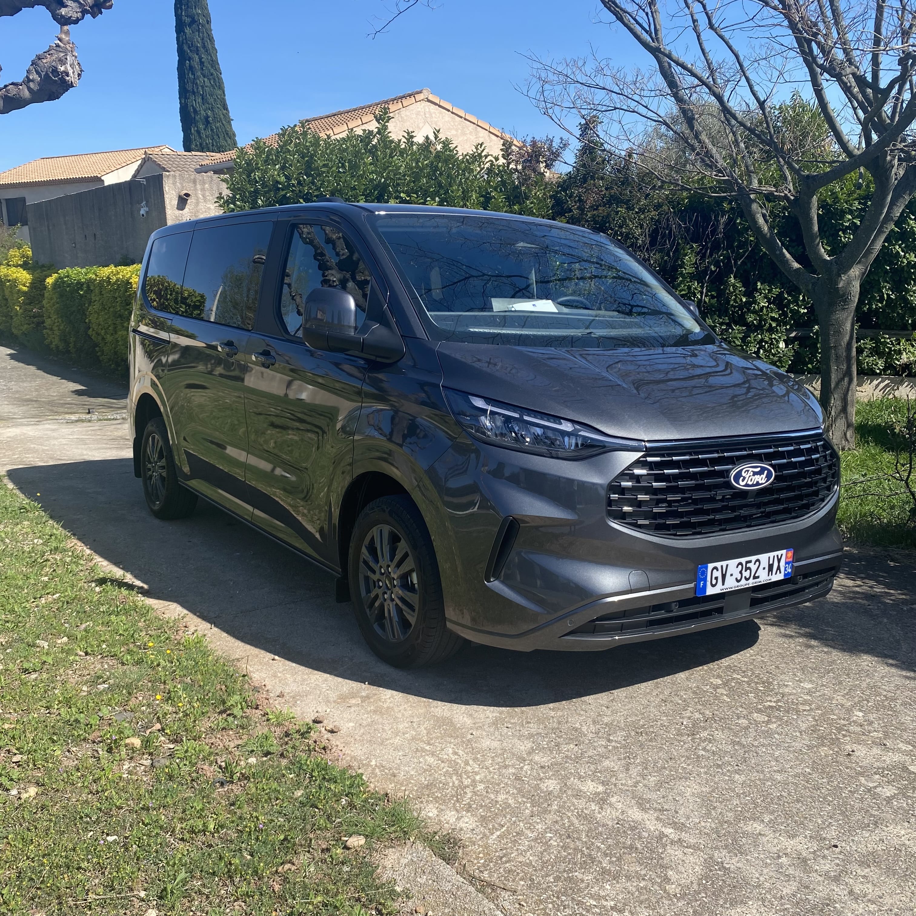 Ford Tourneo Custom, 2024, Diesel, automatique, 9 places et plus