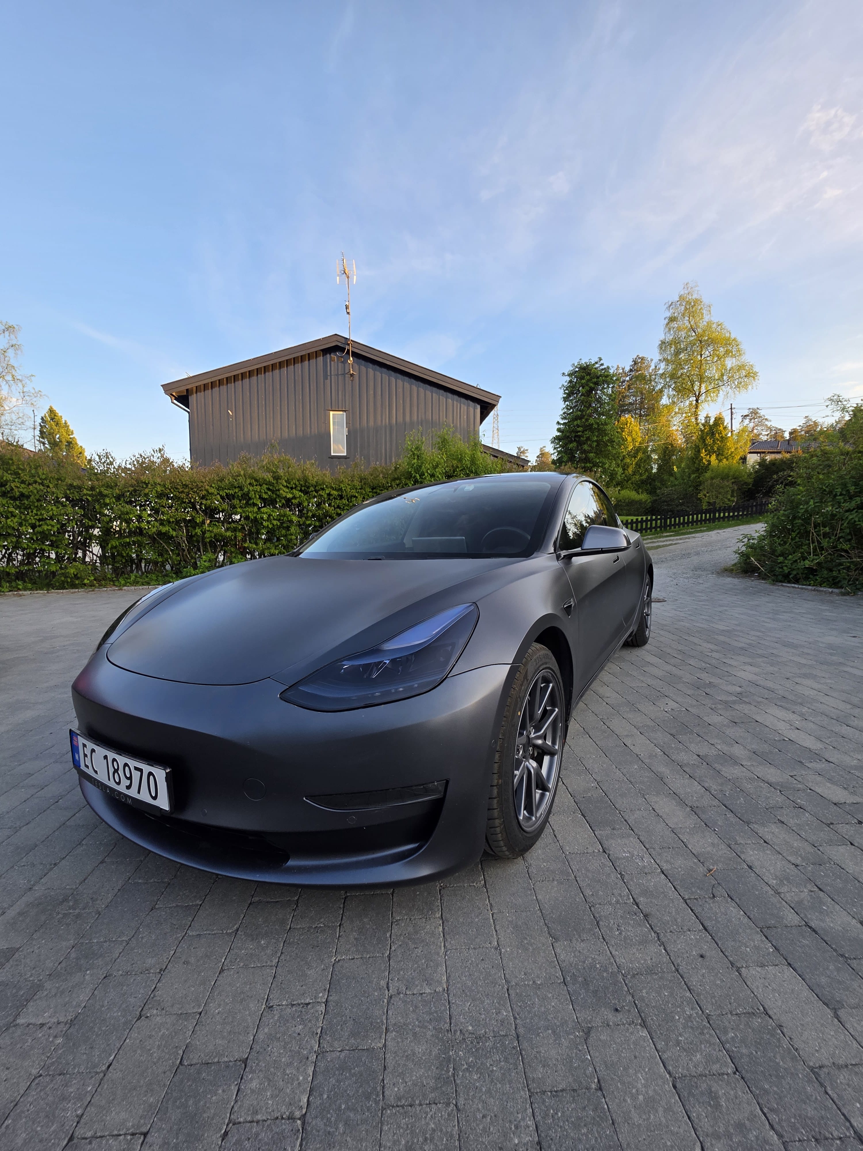 Tesla Model 3 Long Range med Firehjulstrekk