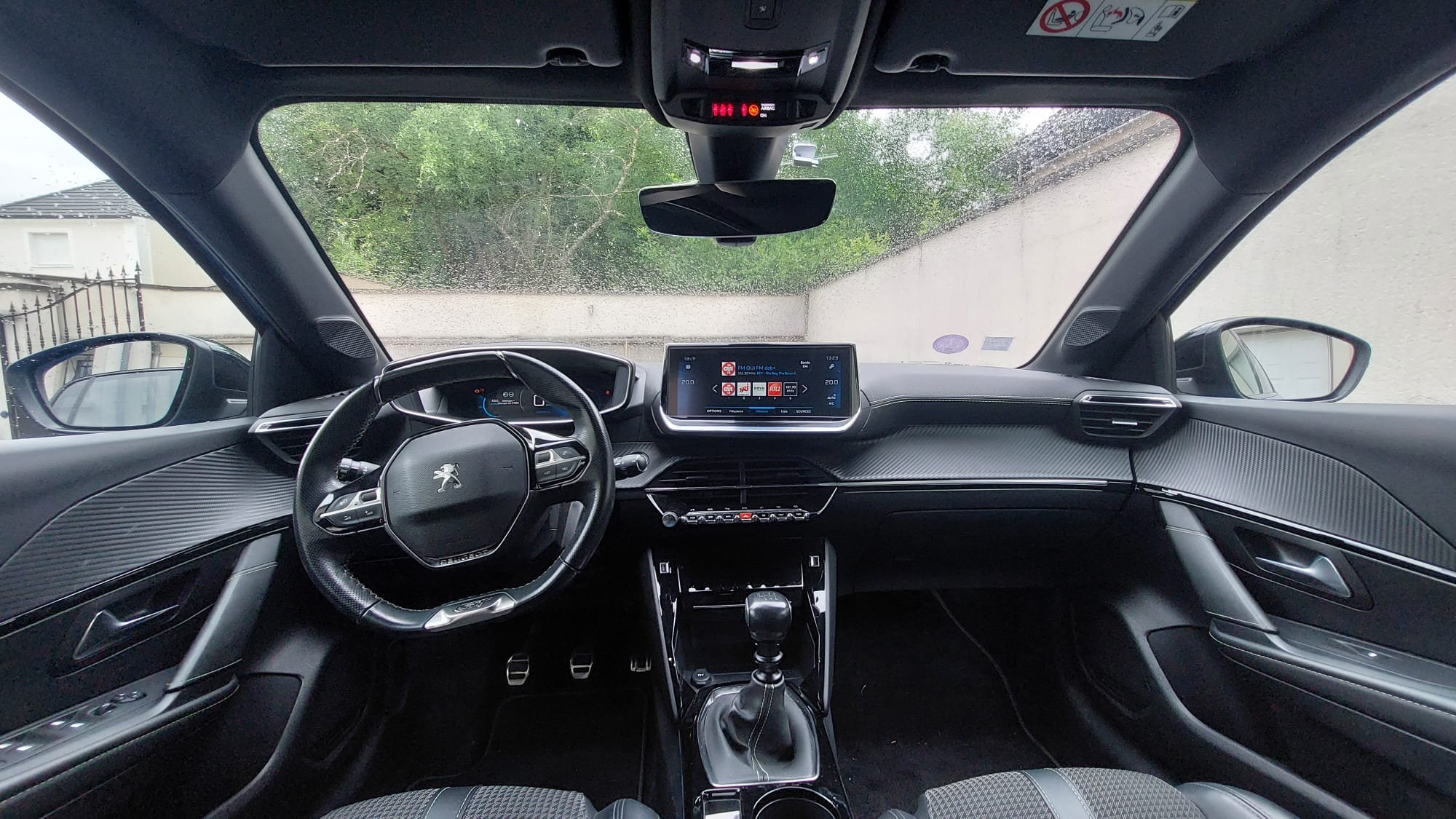Peugeot 208 GT Line avec GPS