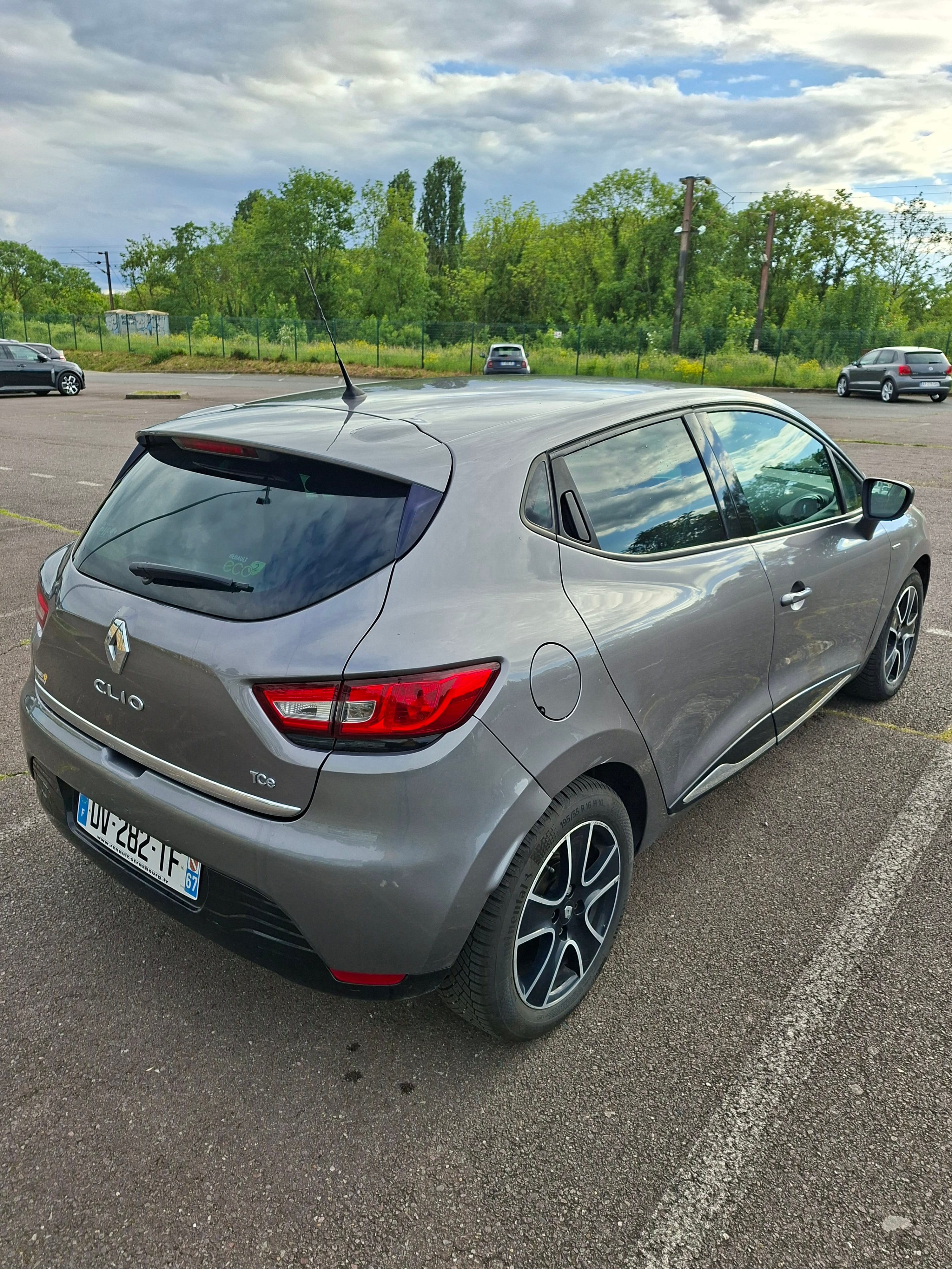 Renault Clio avec Siège bébé