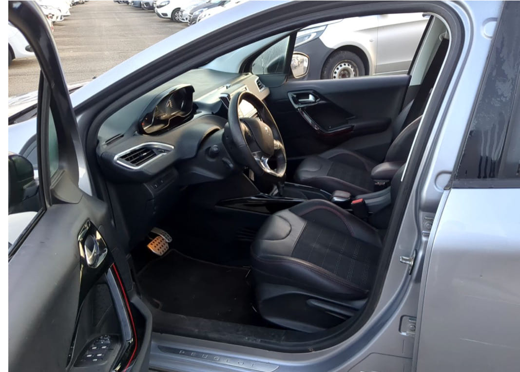 Peugeot 2008 avec GPS