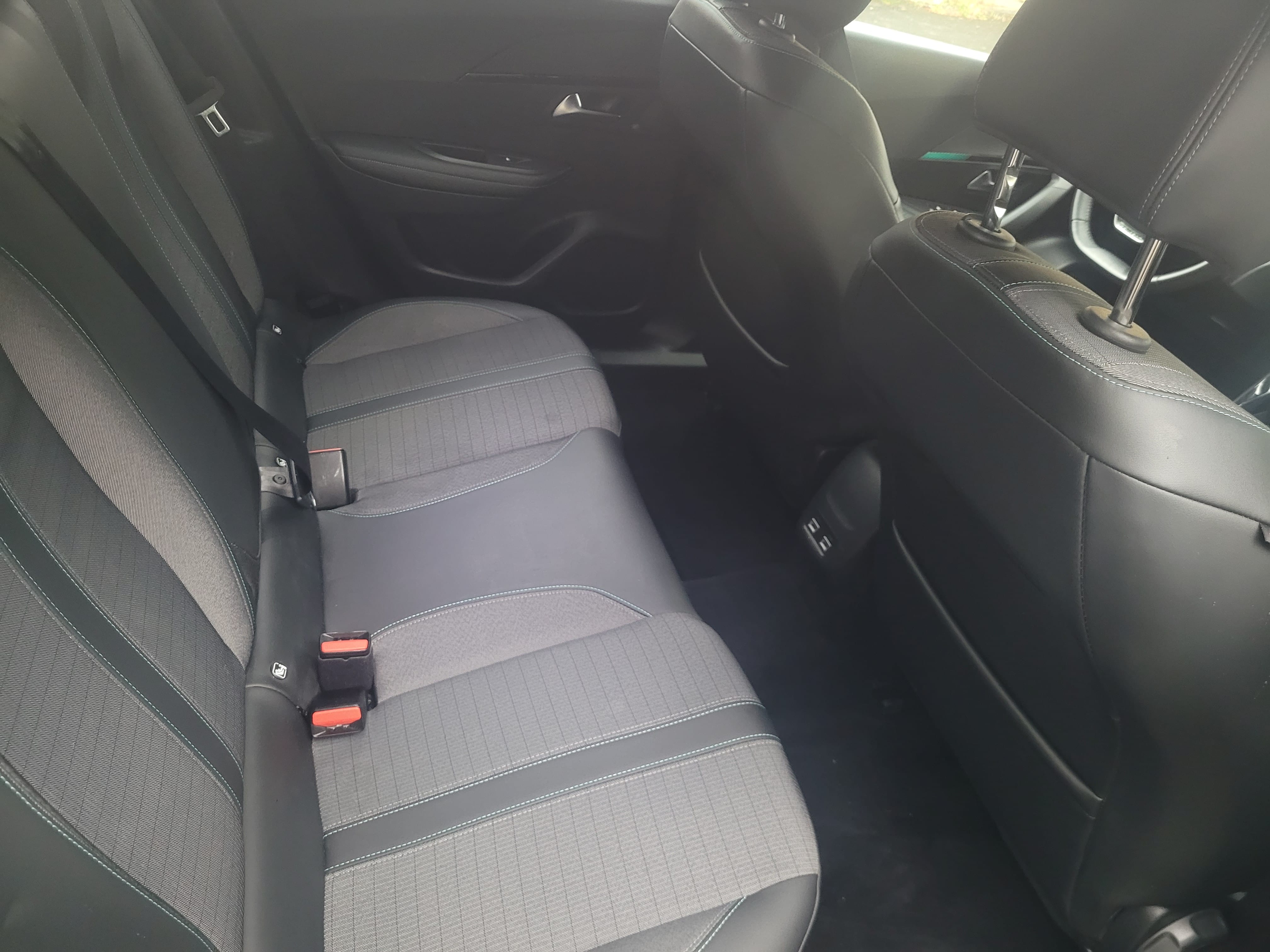 Peugeot 2008 avec Siège bébé