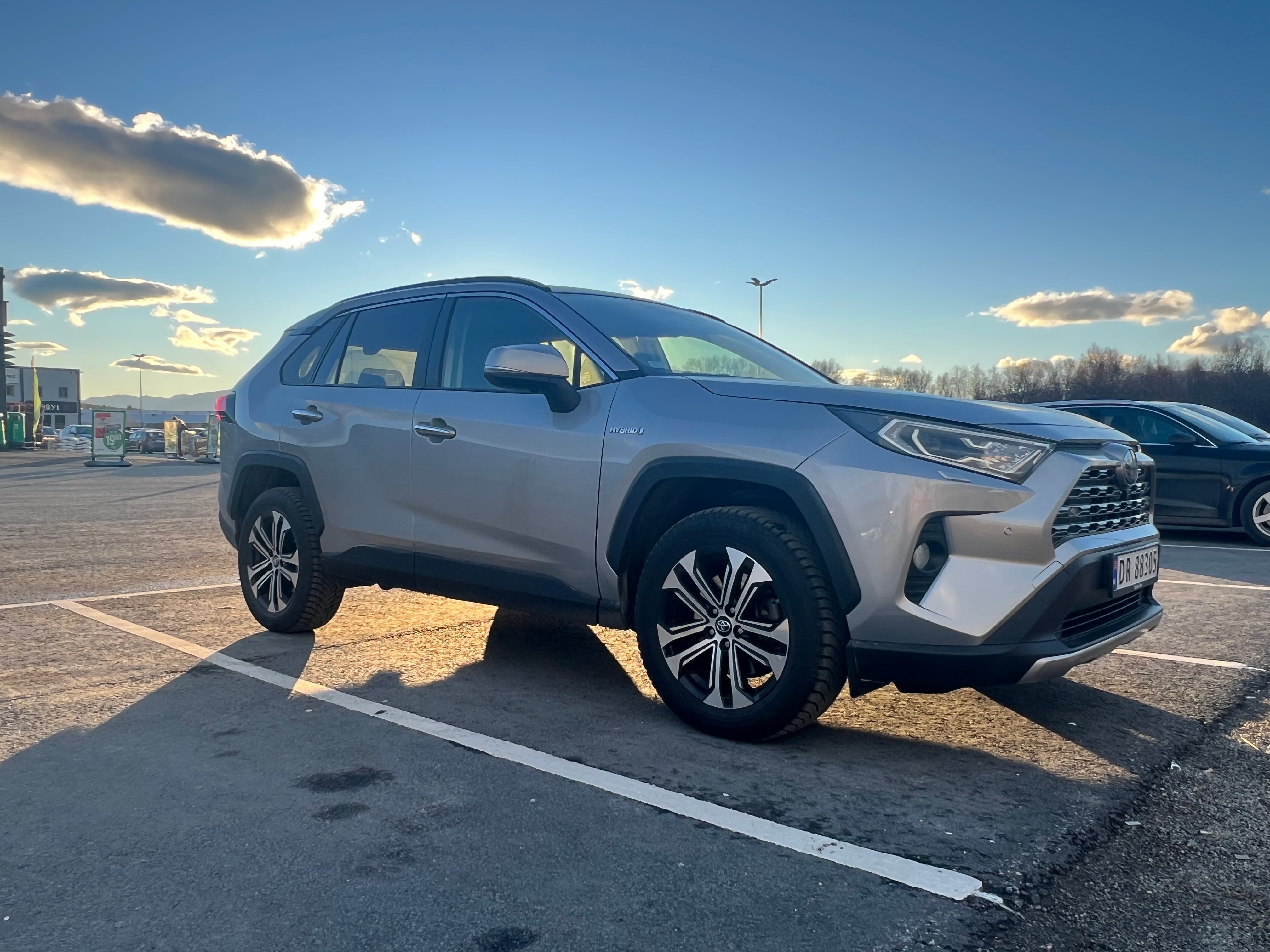Toyota Rav4 Hybrid XSE, 2020, Blyfri 95, automatic