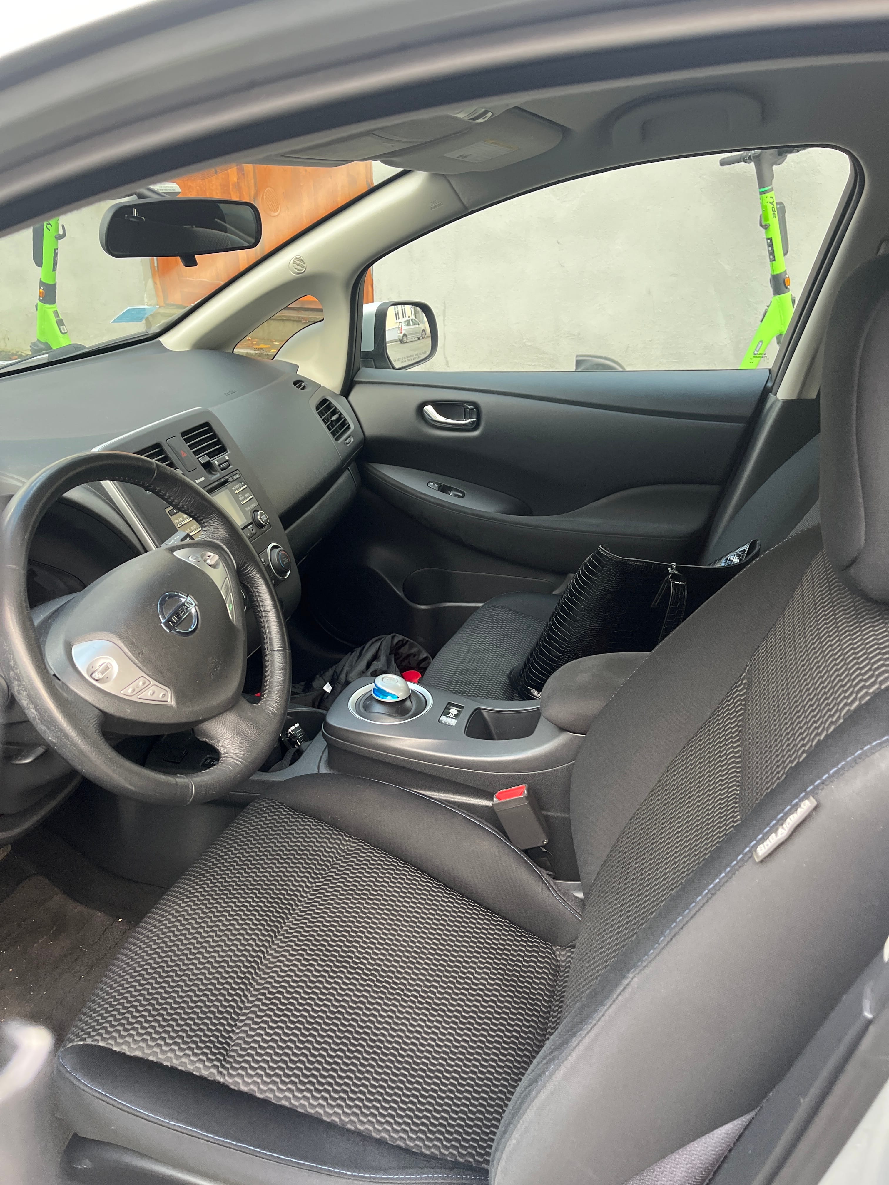 Nissan Leaf med Babysete