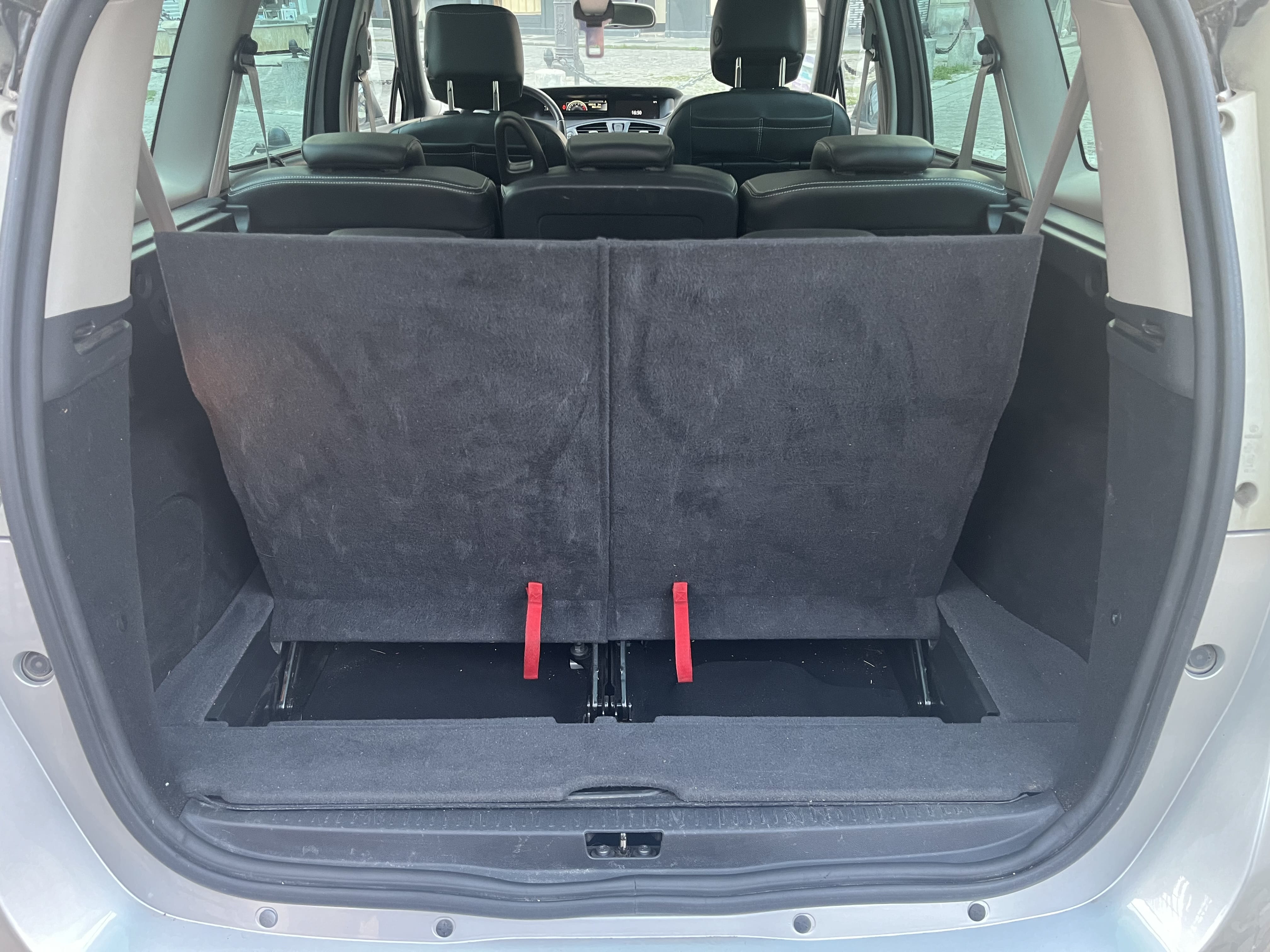 Renault Grand Scenic 7 places Essence Bose - Idéale famille avec Entrée audio / iPod