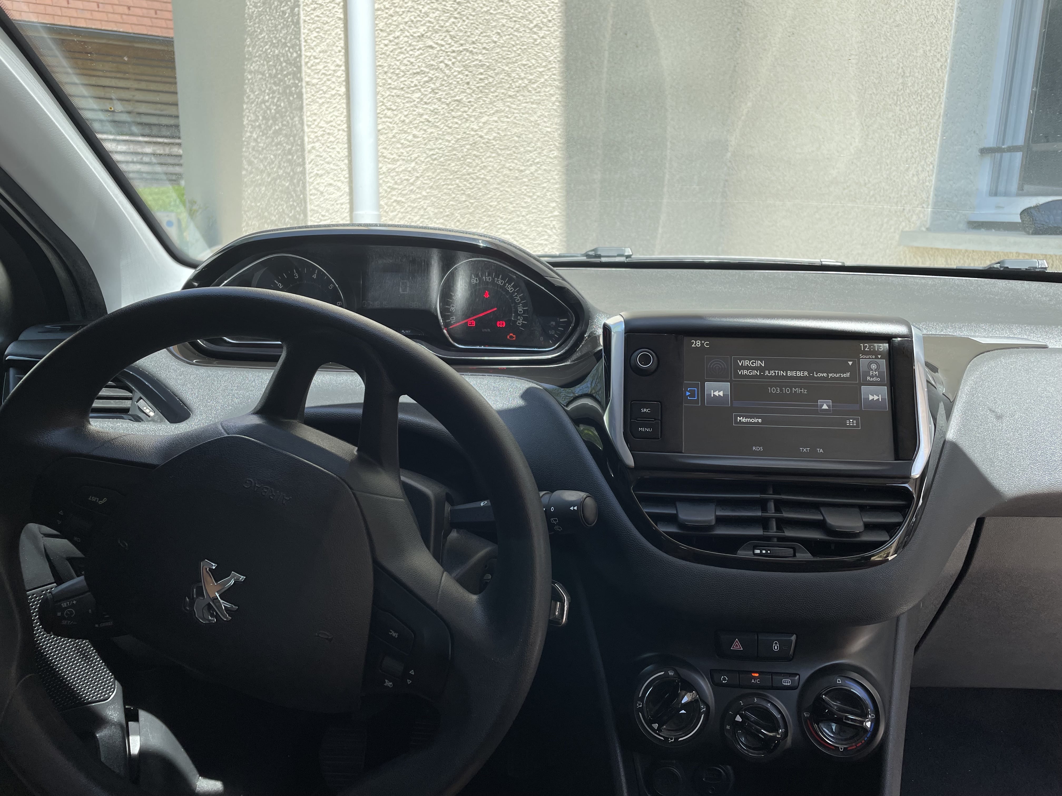 Peugeot 208 1,2 puretech avec Chaines