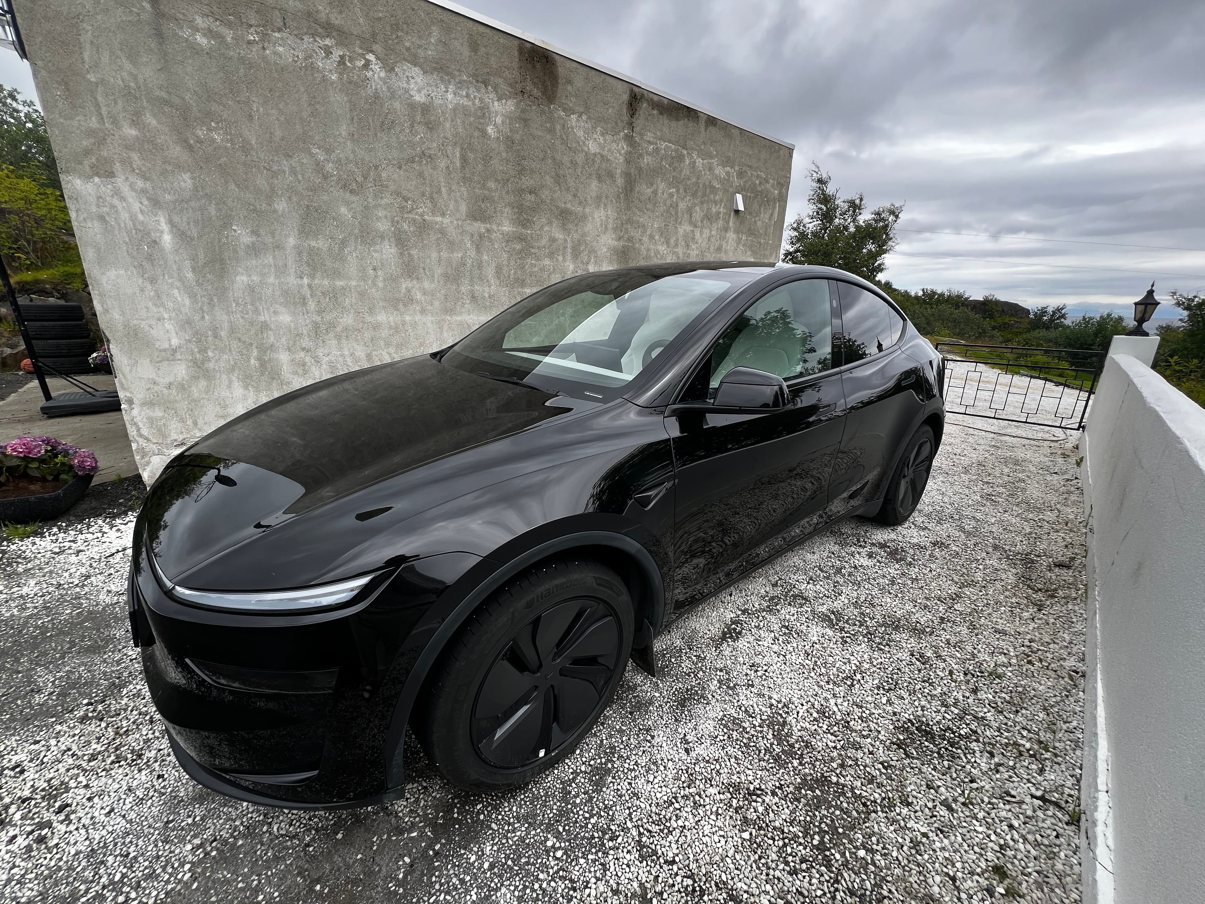 Tesla Model Y Long Range med Aircondition