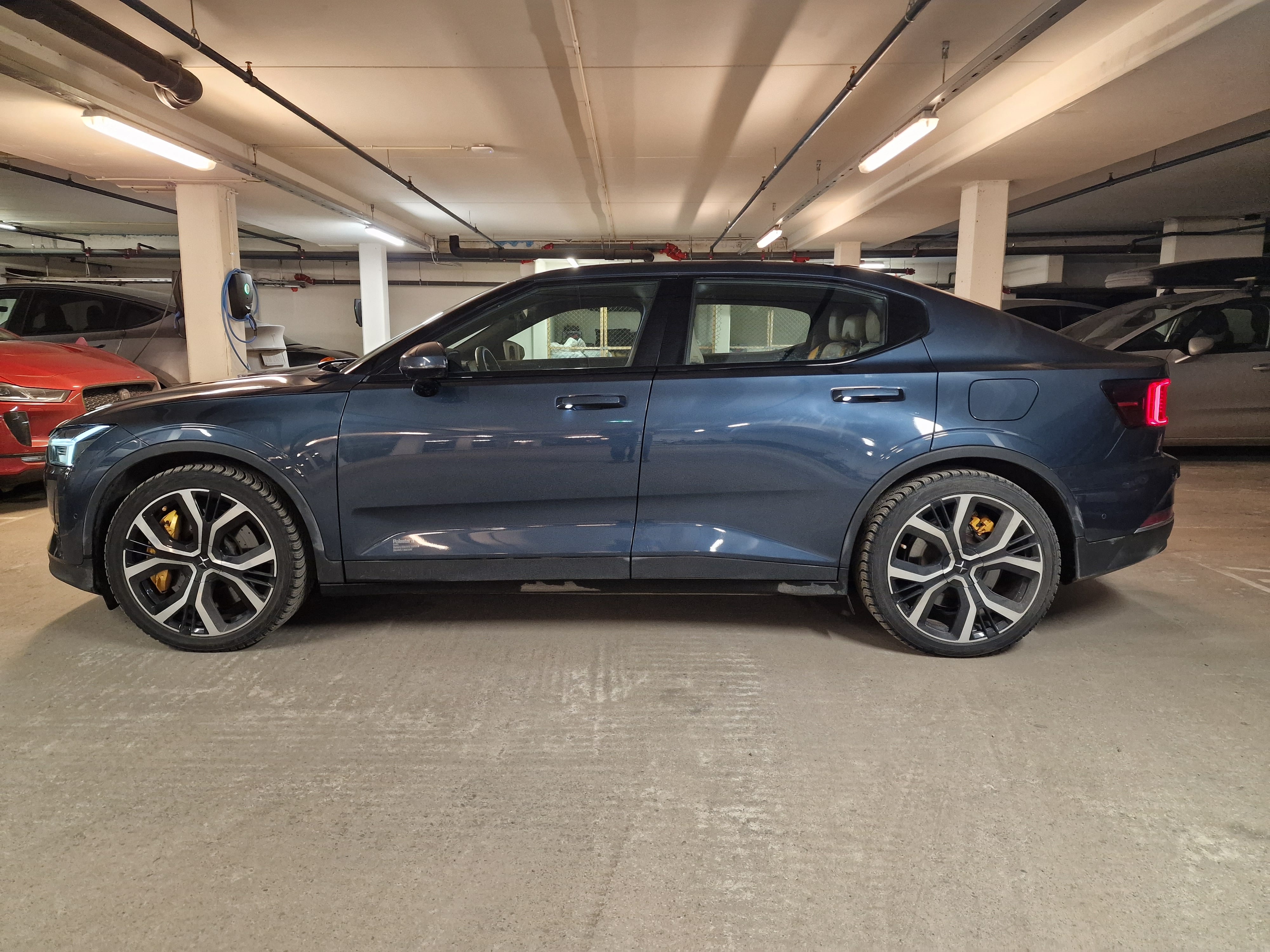 Polestar 2 Long Range Dual Motor Performance Dual Motor 300 kW 408 hk med Aircondition