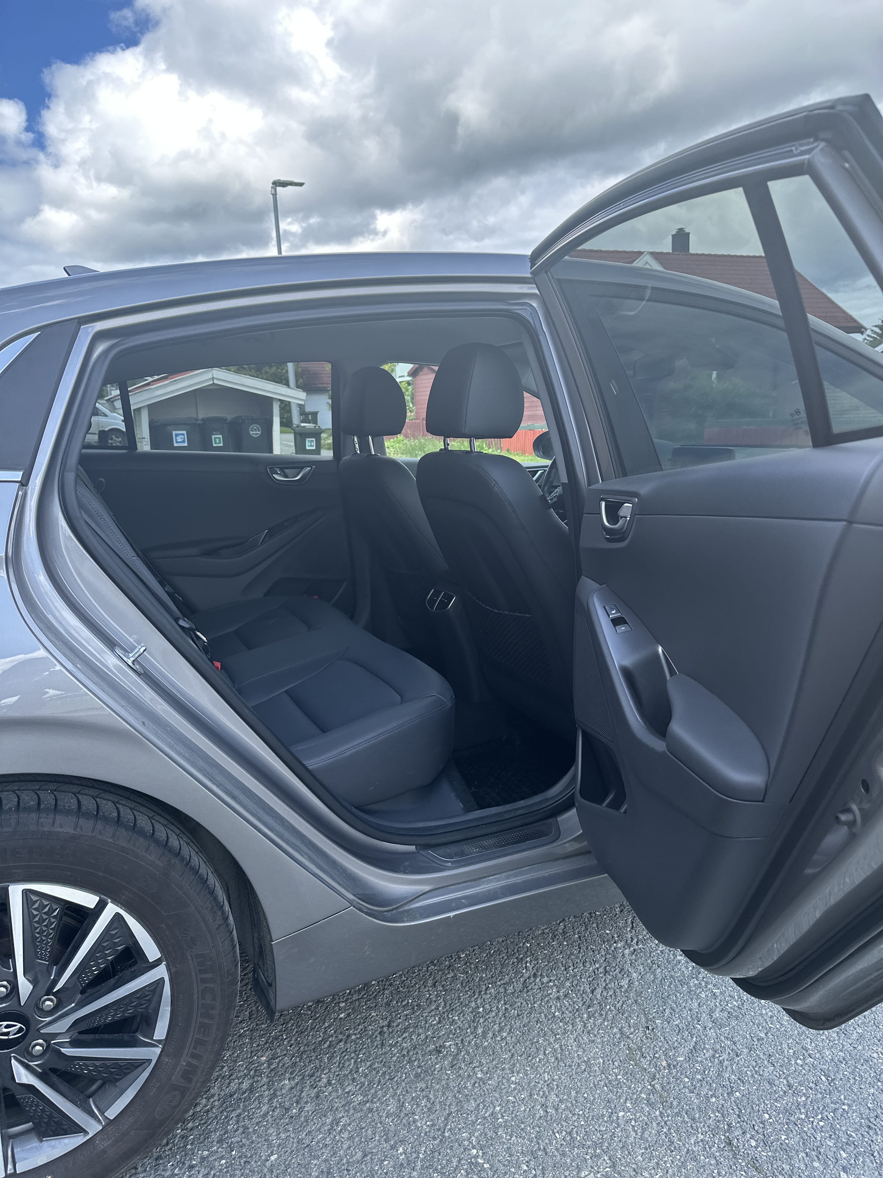 Hyundai Ioniq med Lydinngang