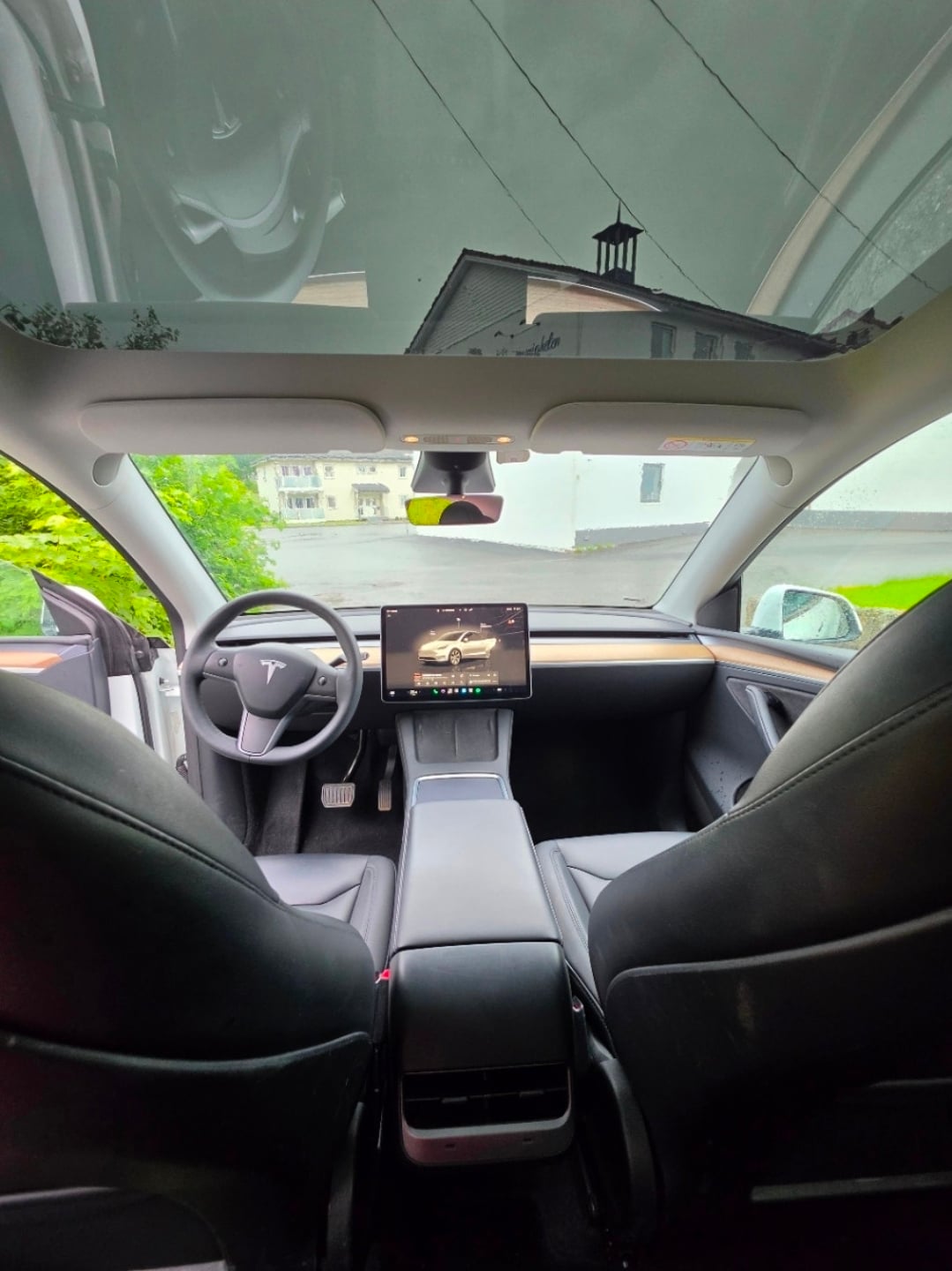 Tesla Model Y Long Range with GPS