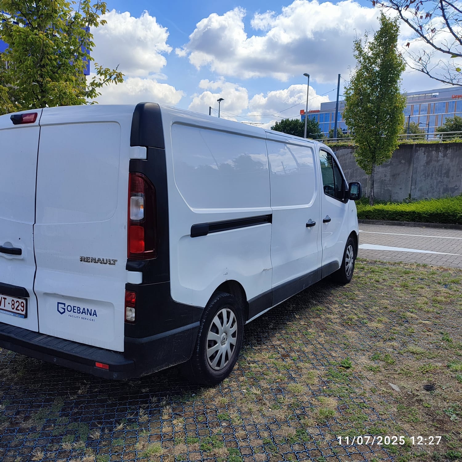 Renault Trafic Grand Confort L2H1 bleu dCi 145 avec Climatisation