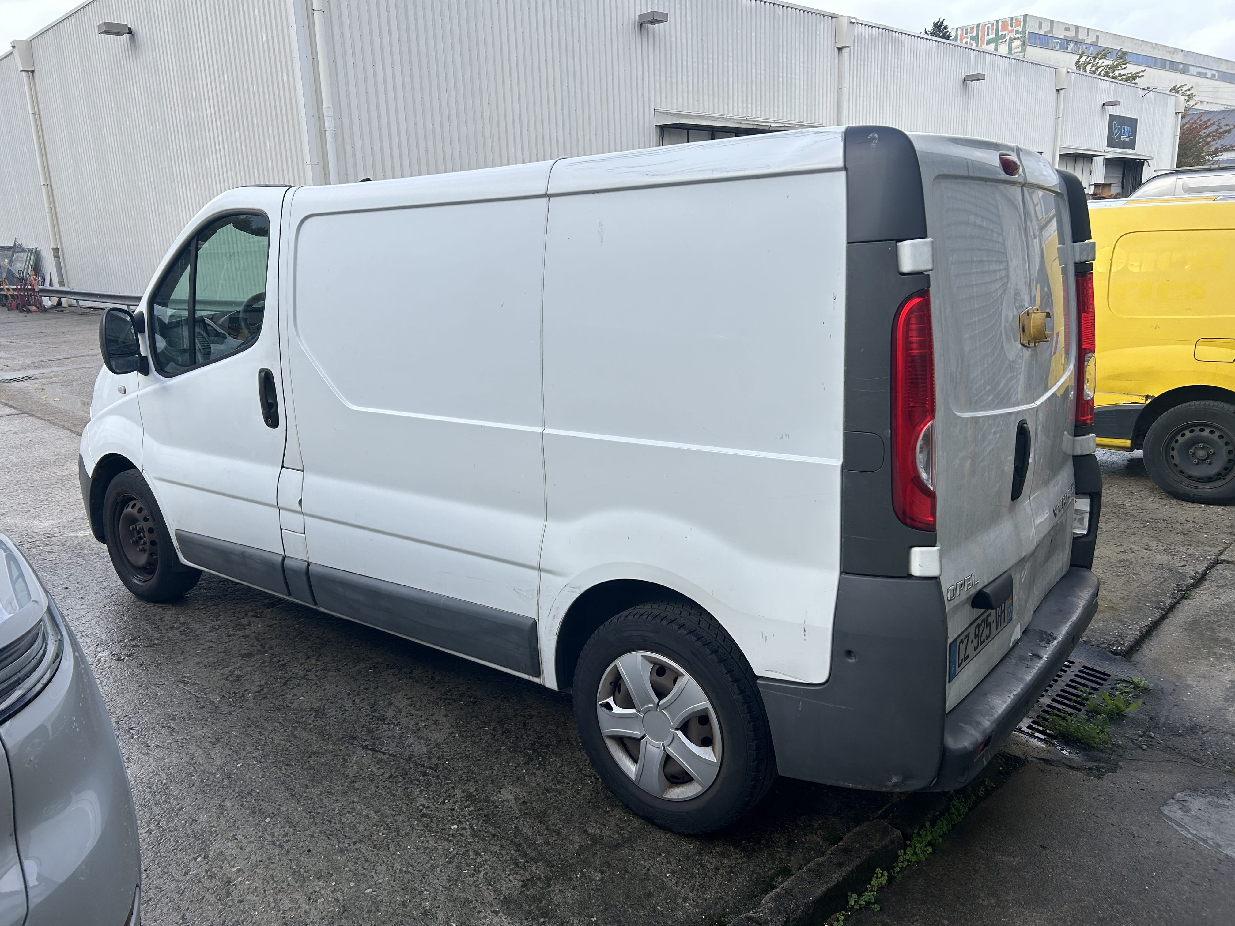 Opel Vivaro Trafic 6m3 L1H1 à bas prix avec Climatisation