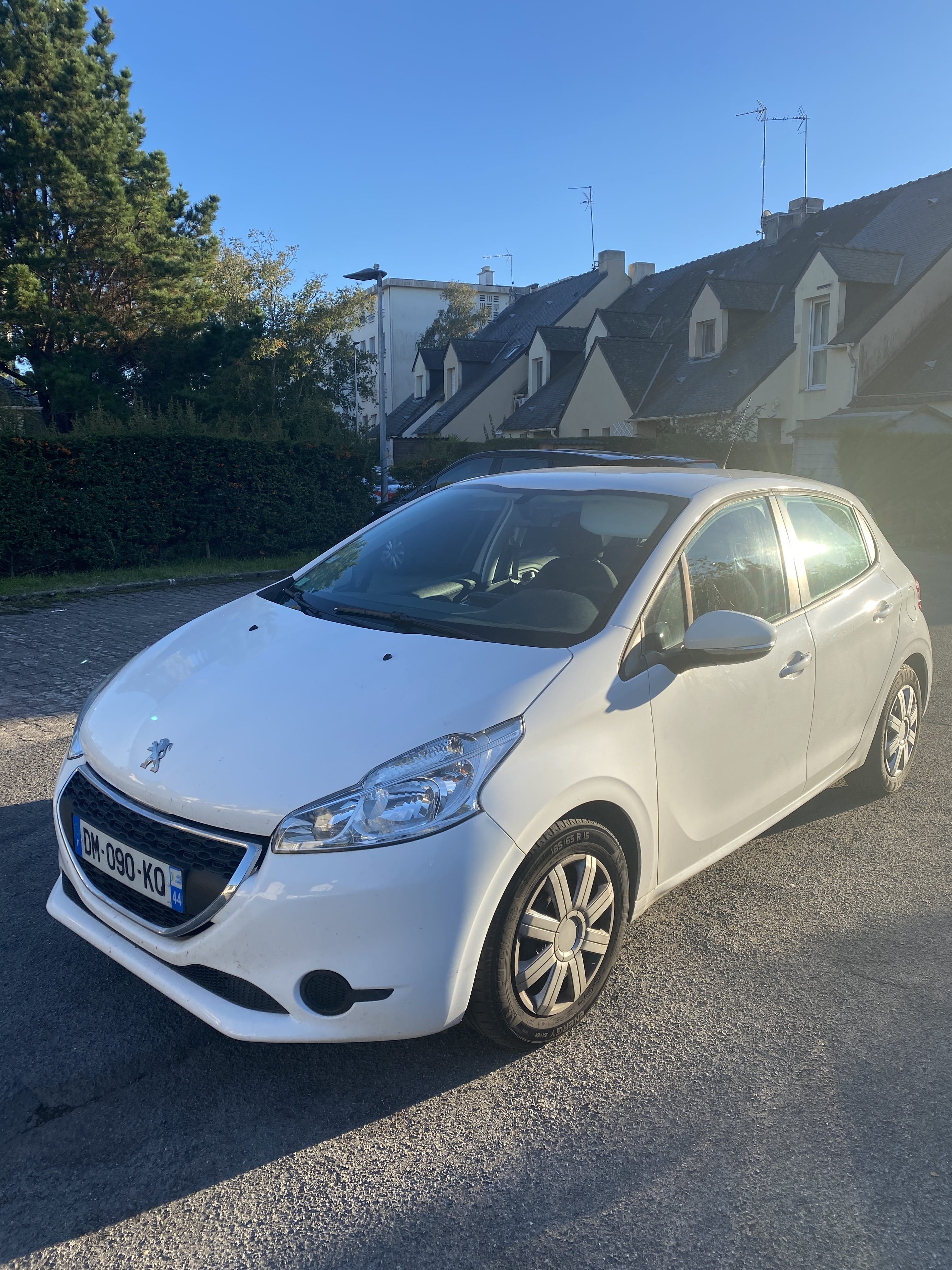 Peugeot 208, 2014, Essence 95, automatique