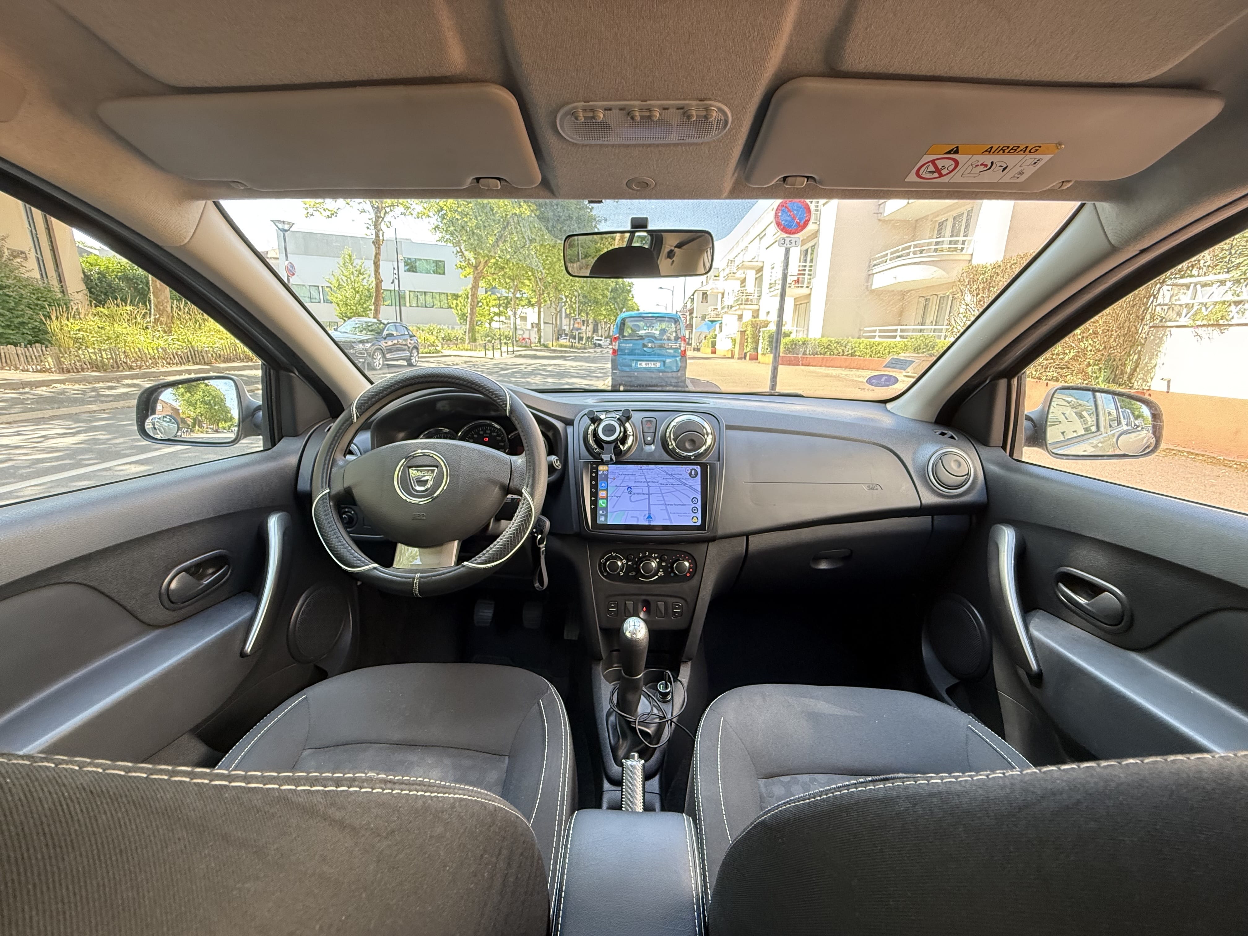 Dacia Sandero II avec Siège bébé