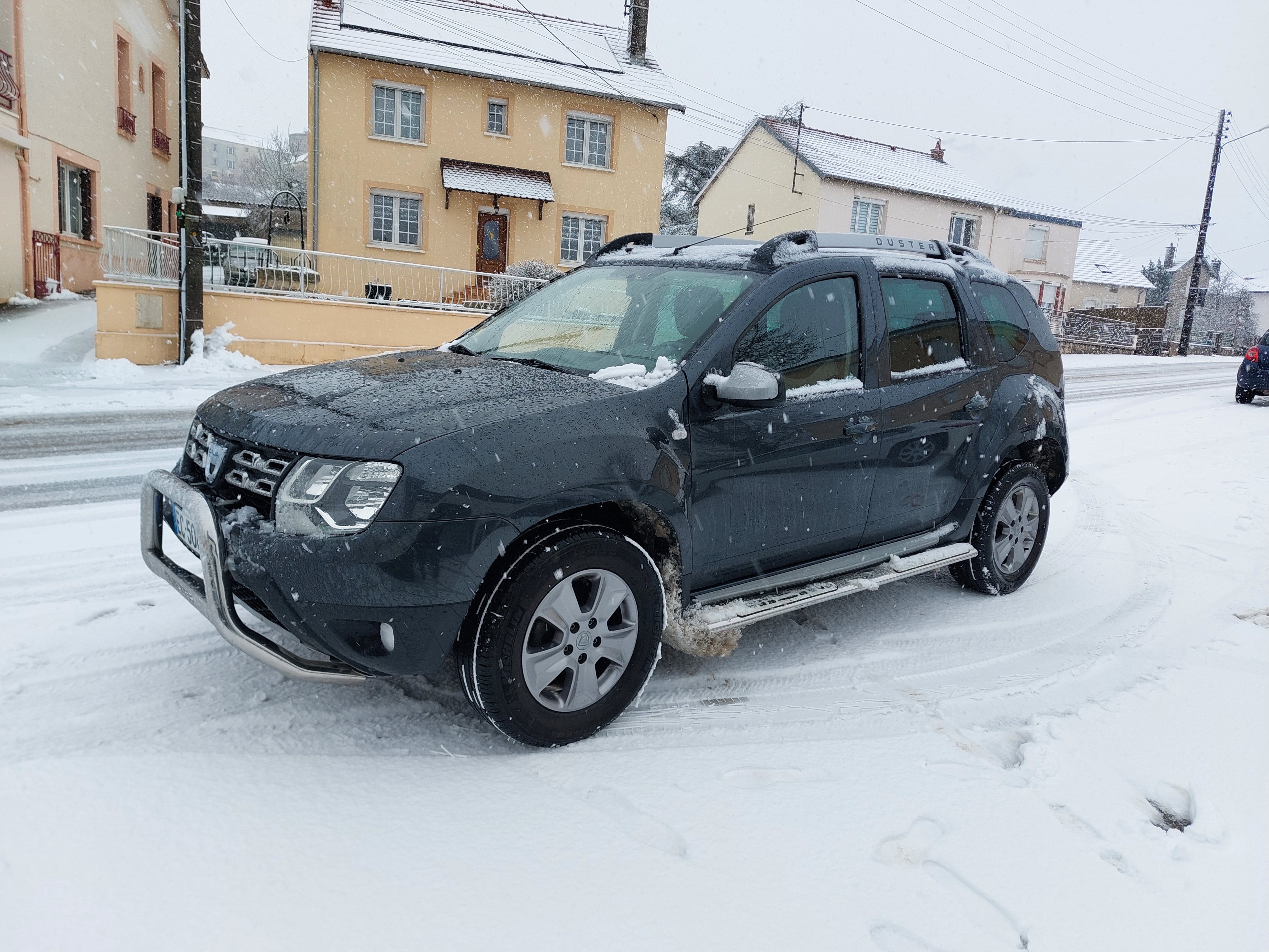 Dacia Duster 4x4 1.5 DCi 110ch avec Apple CarPlay