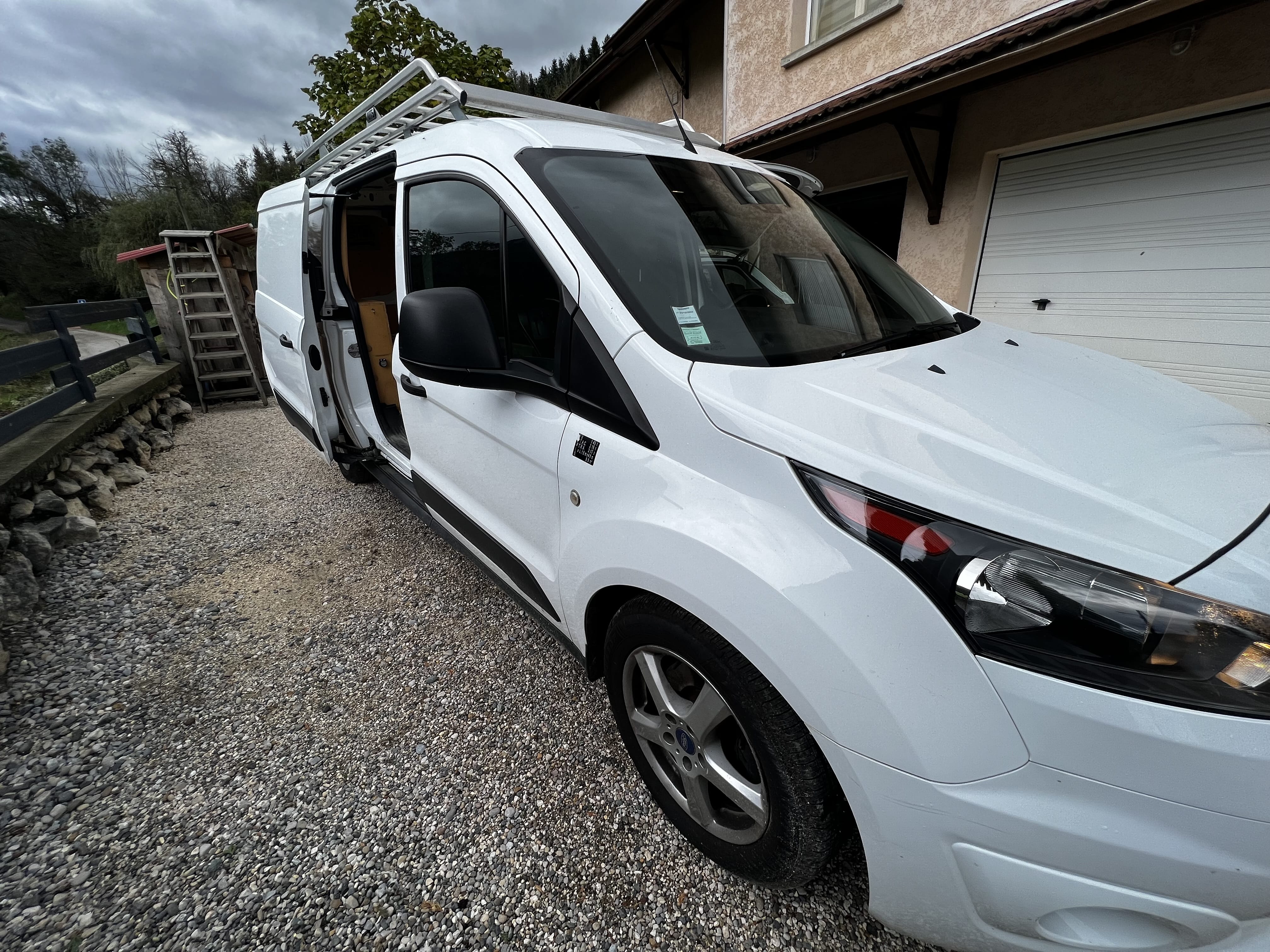 Ford Transit Connect avec Climatisation