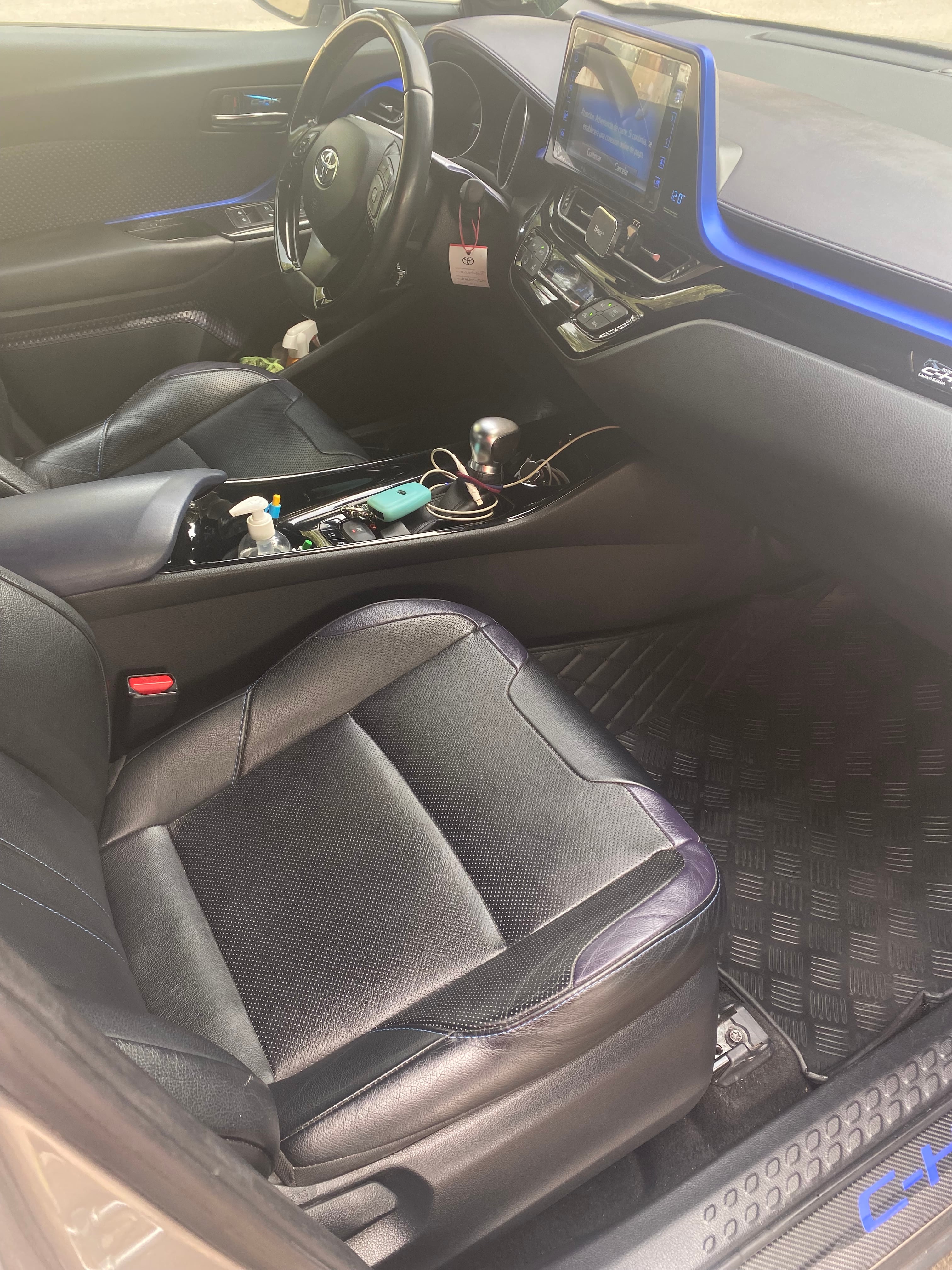 Toyota C-HR Hybrid con Silla infantil
